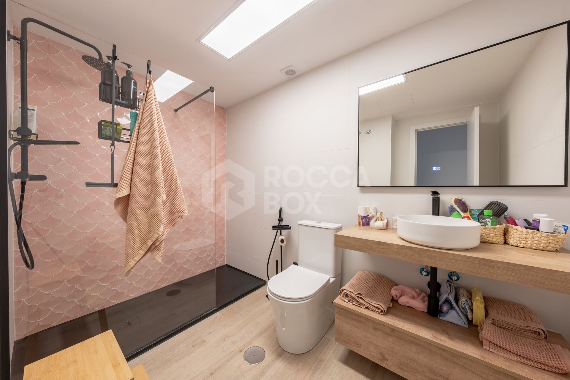 Stylish 3-Bedroom Duplex Penthouse in La Cartuja del Golf