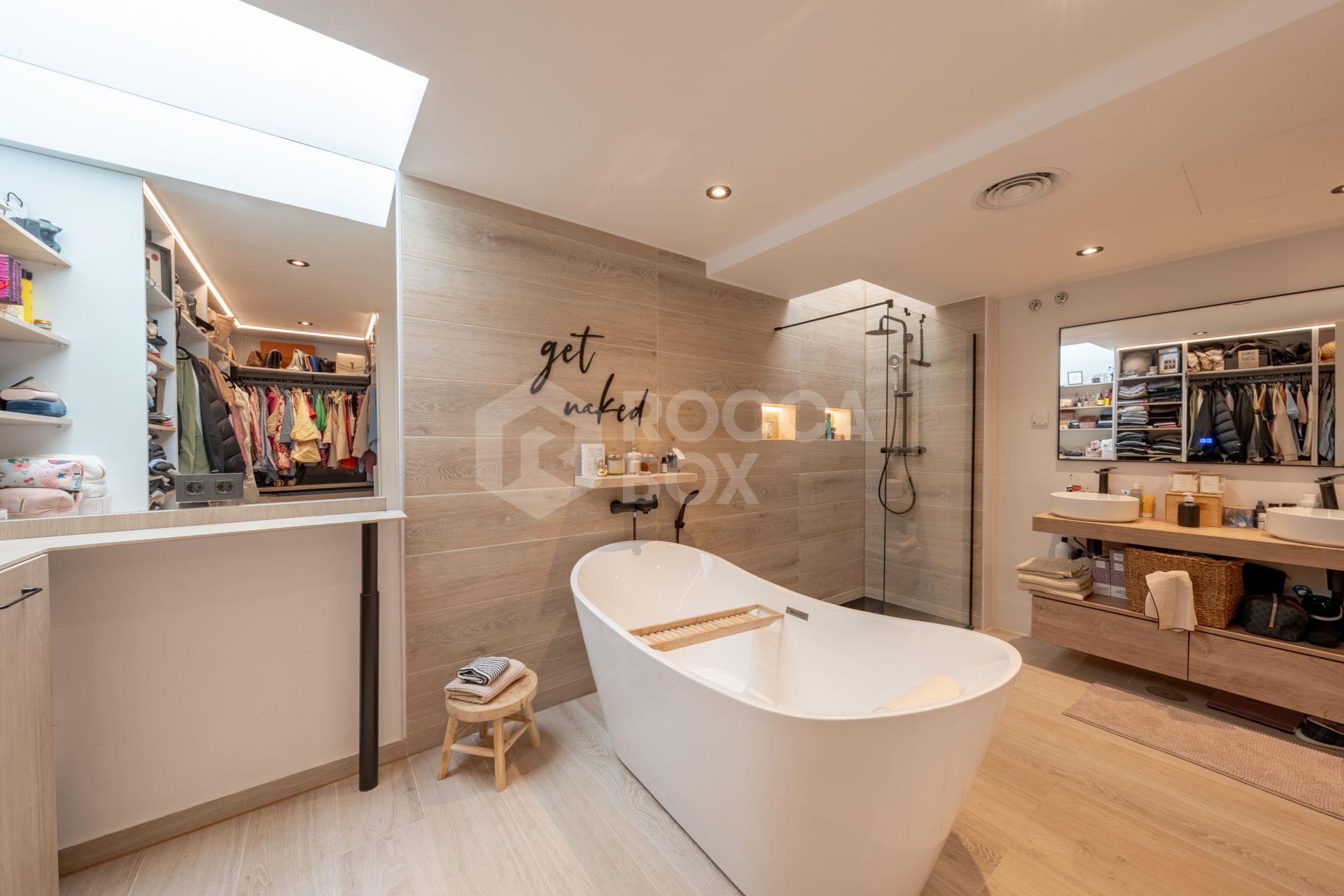 Stylish 3-Bedroom Duplex Penthouse in La Cartuja del Golf