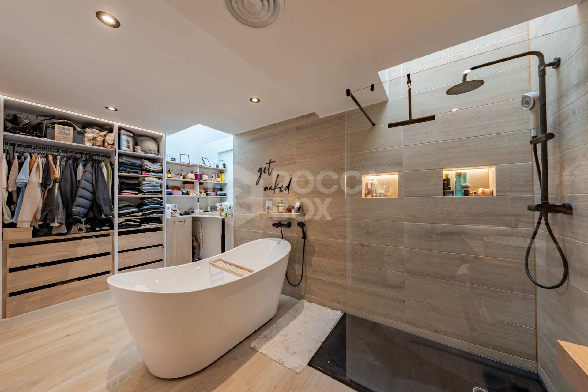 Stylish 3-Bedroom Duplex Penthouse in La Cartuja del Golf