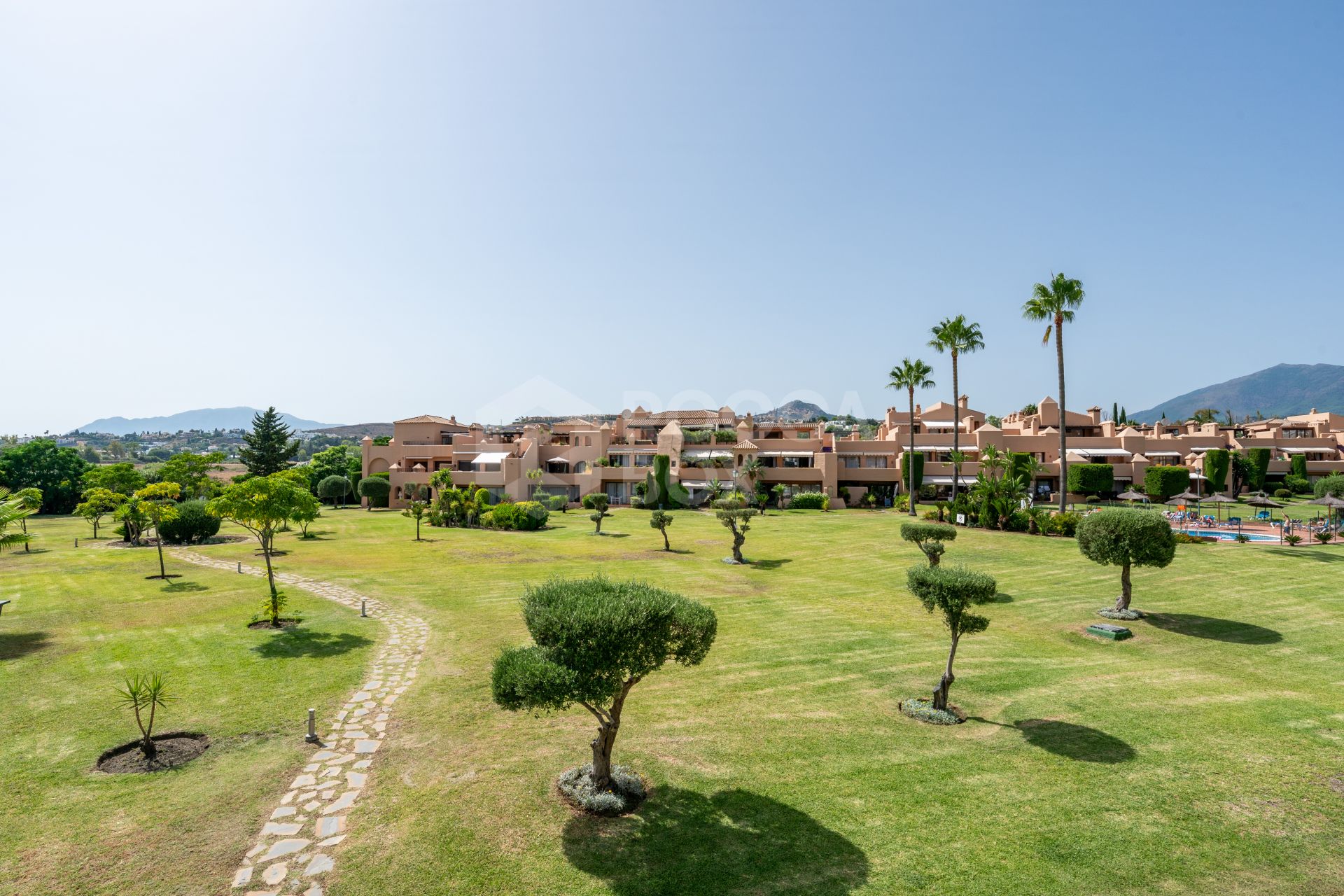 Stylish 3-Bedroom Duplex Penthouse in La Cartuja del Golf