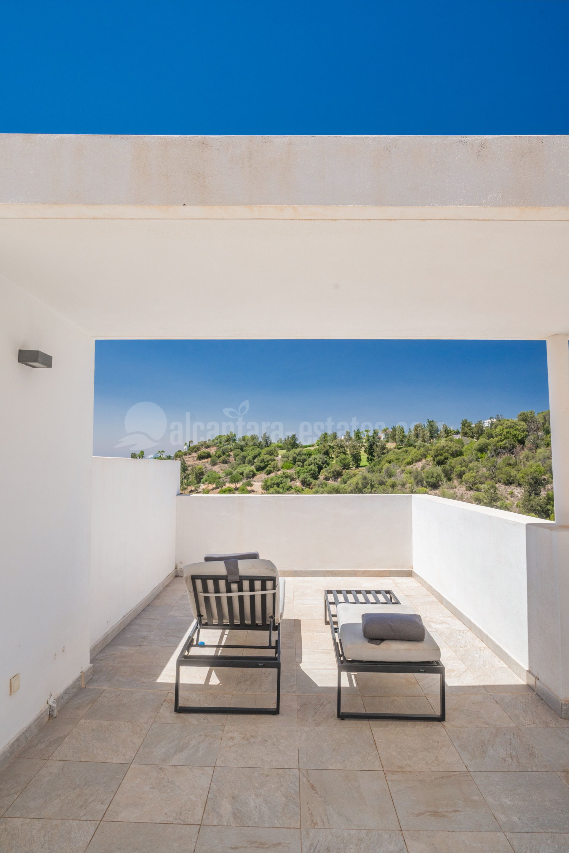 Atico Duplex en Atalaya Hills, Benahavis