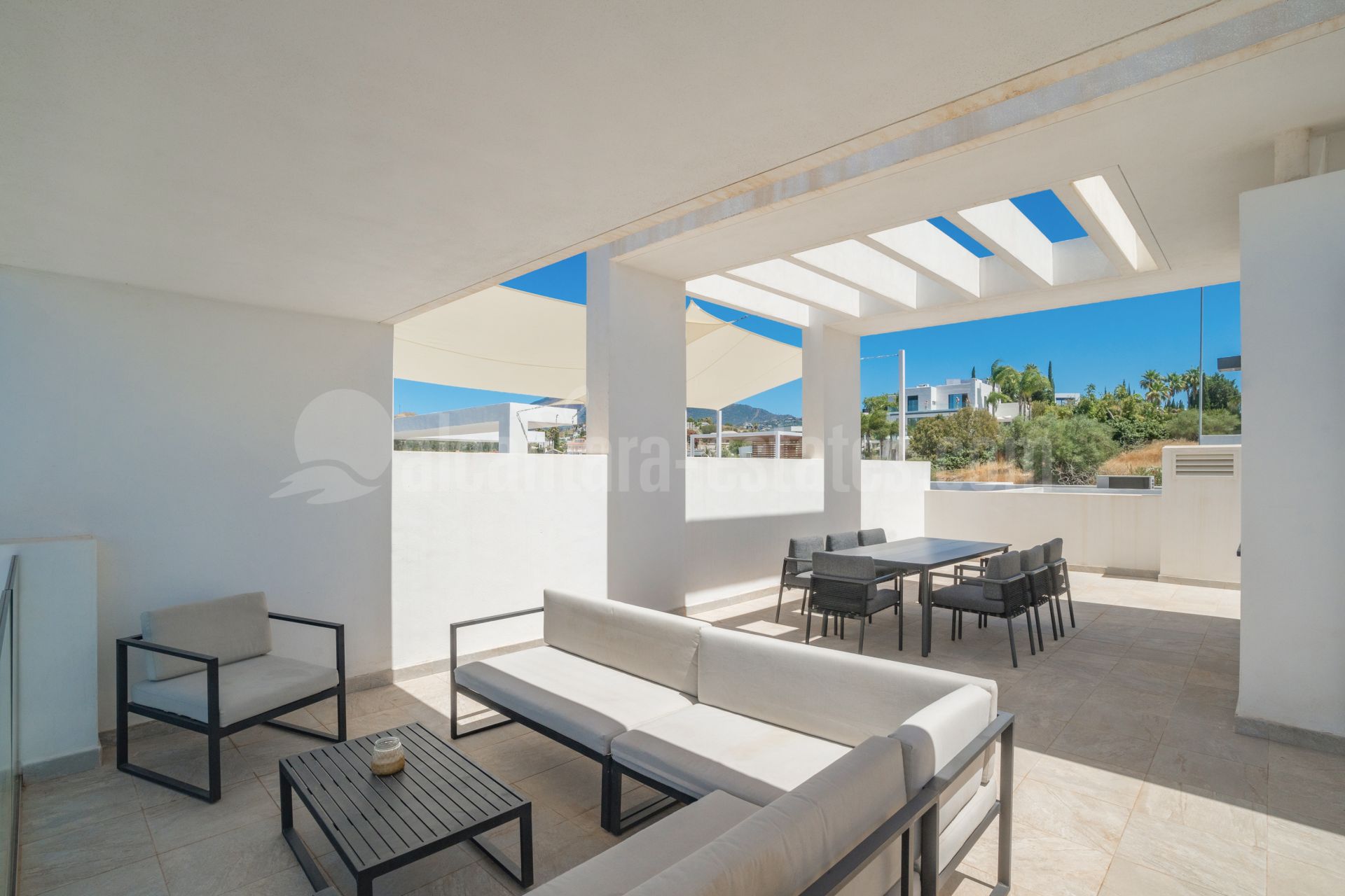 Atico Duplex en Atalaya Hills, Benahavis