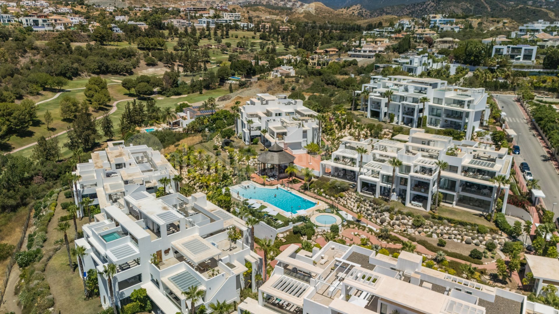 Atico Duplex en Atalaya Hills, Benahavis