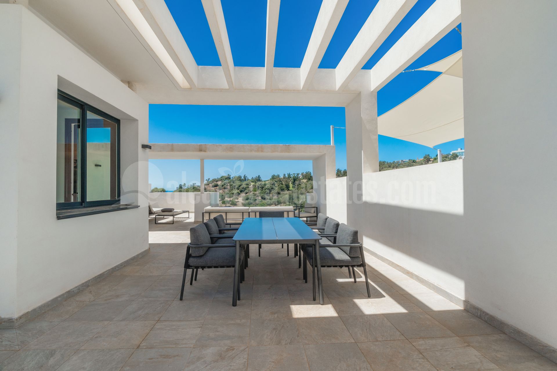 Atico Duplex en Atalaya Hills, Benahavis