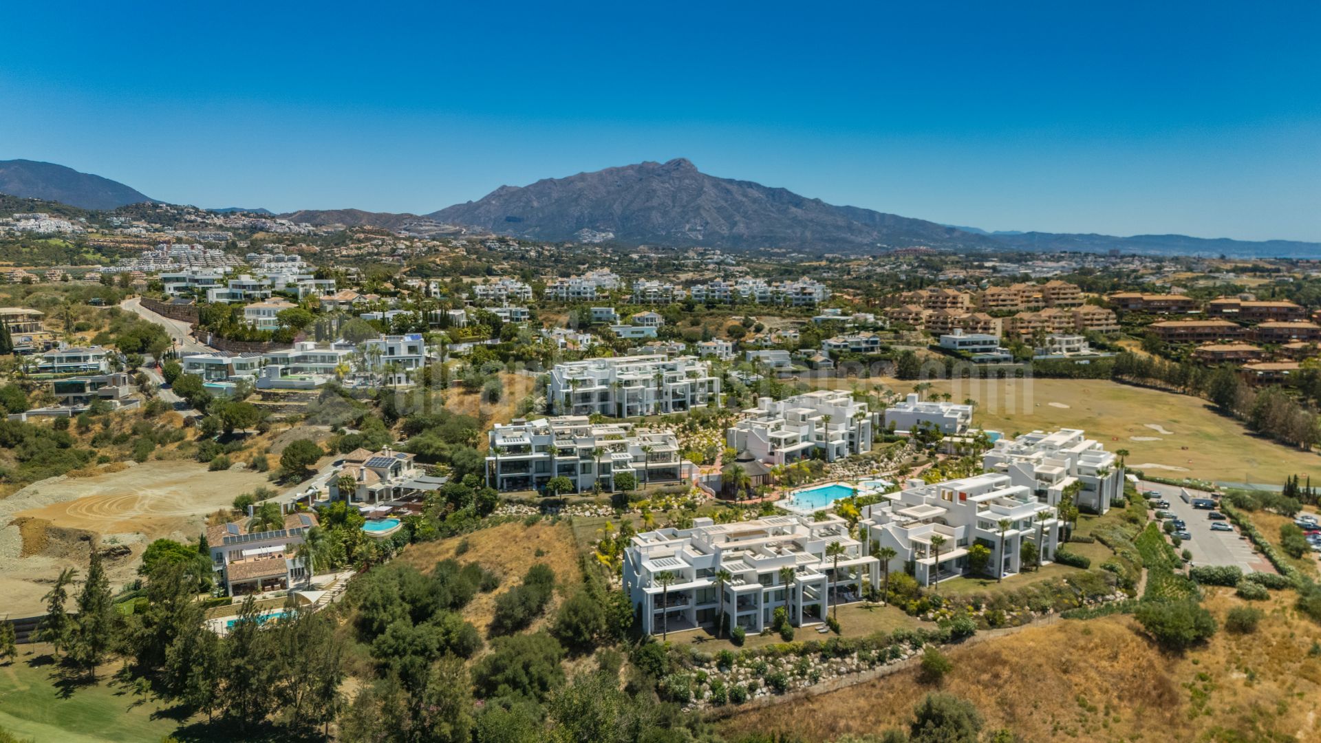 Atico Duplex en Atalaya Hills, Benahavis