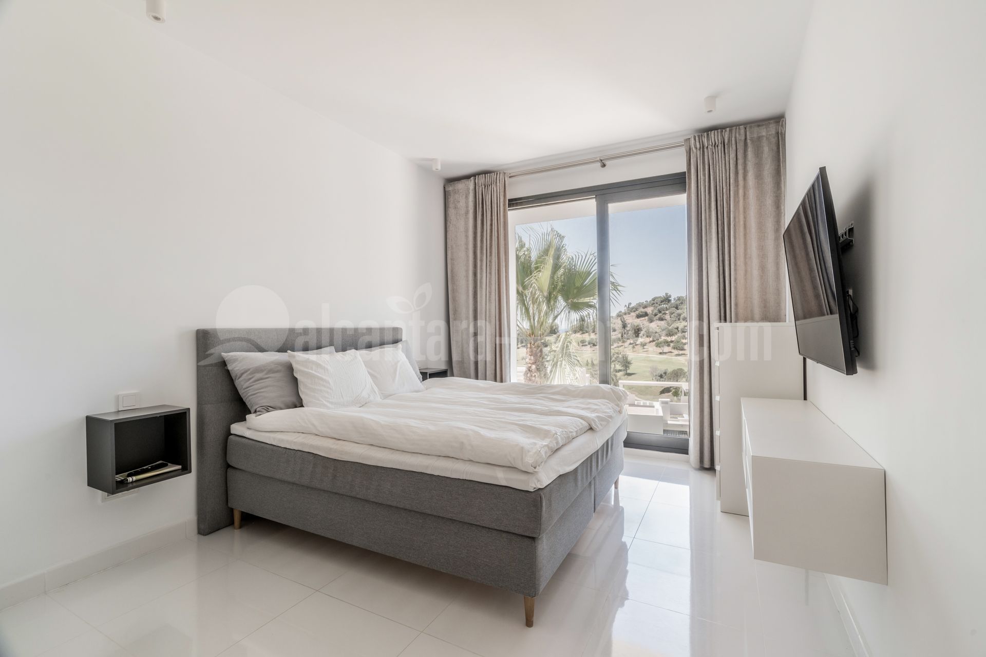 Atico Duplex en Atalaya Hills, Benahavis