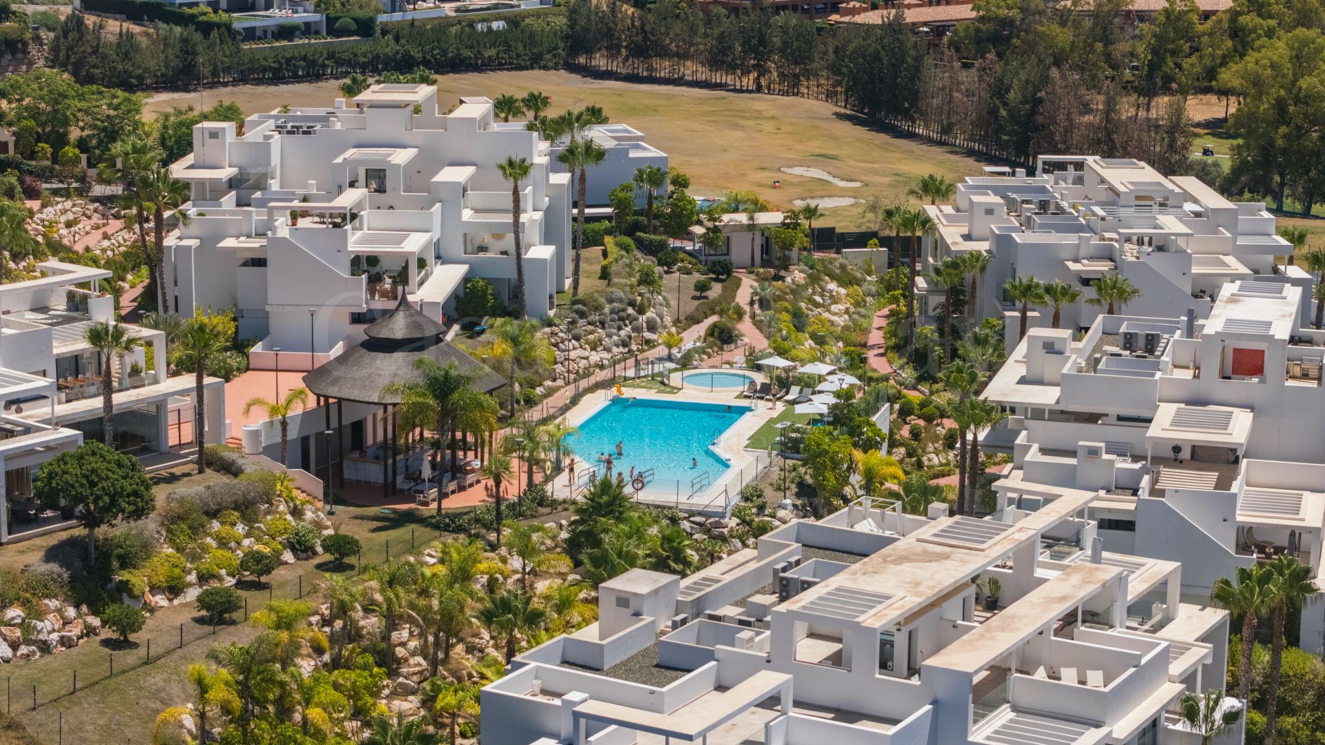 Atico Duplex en Atalaya Hills, Benahavis