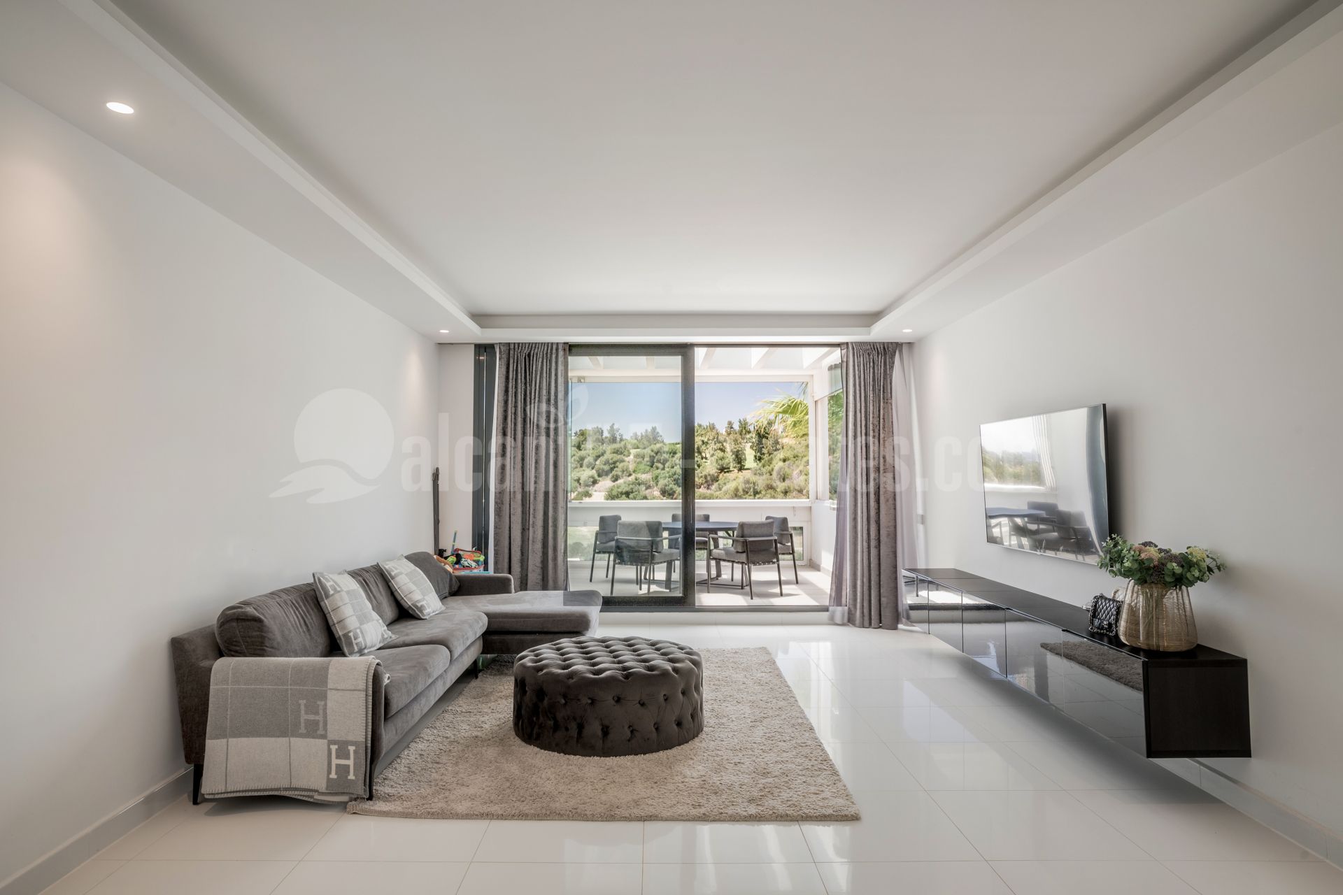 Atico Duplex en Atalaya Hills, Benahavis
