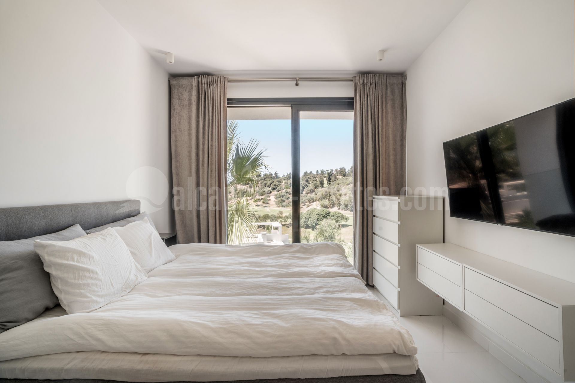 Atico Duplex en Atalaya Hills, Benahavis