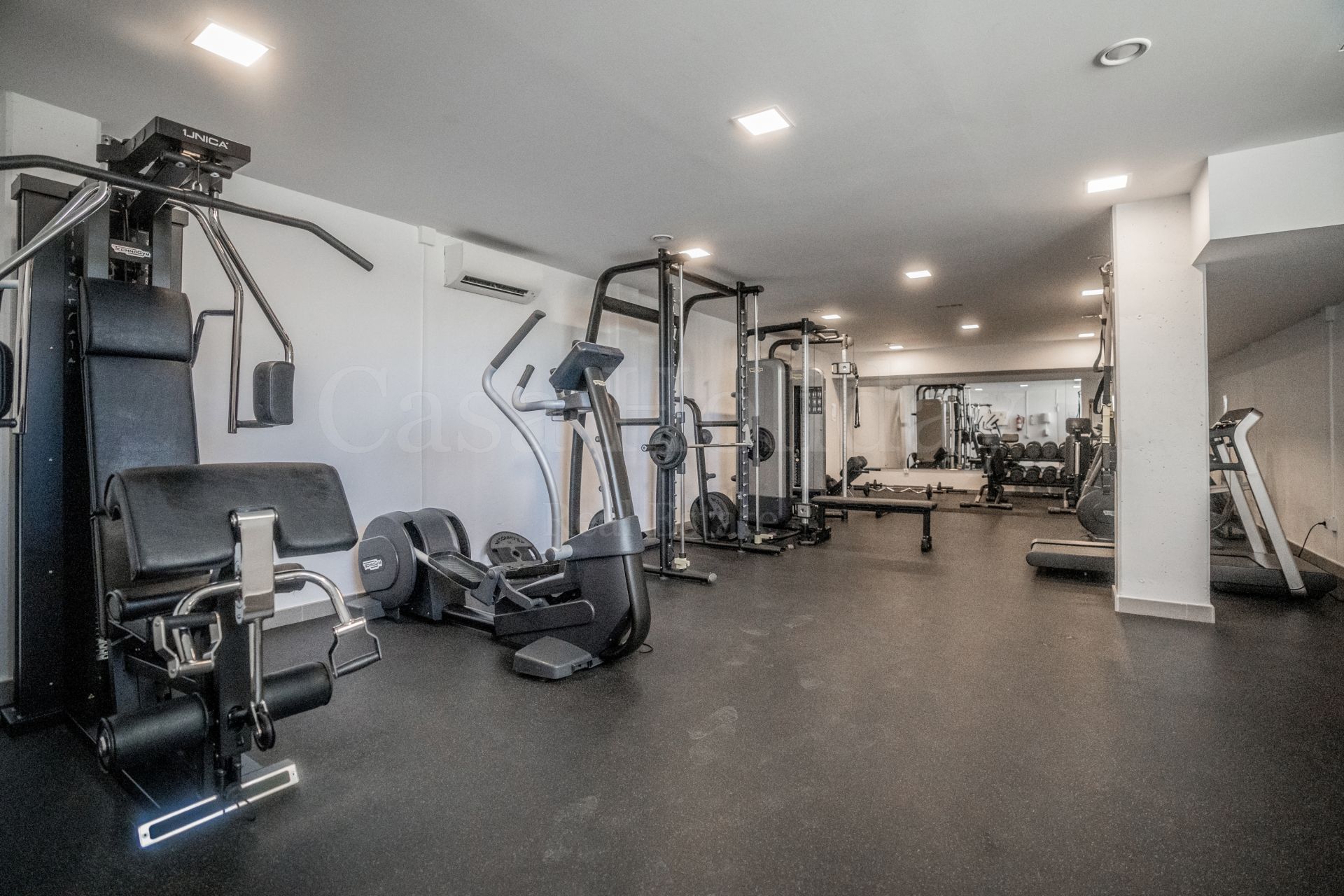 Atico Duplex en Atalaya Hills, Benahavis