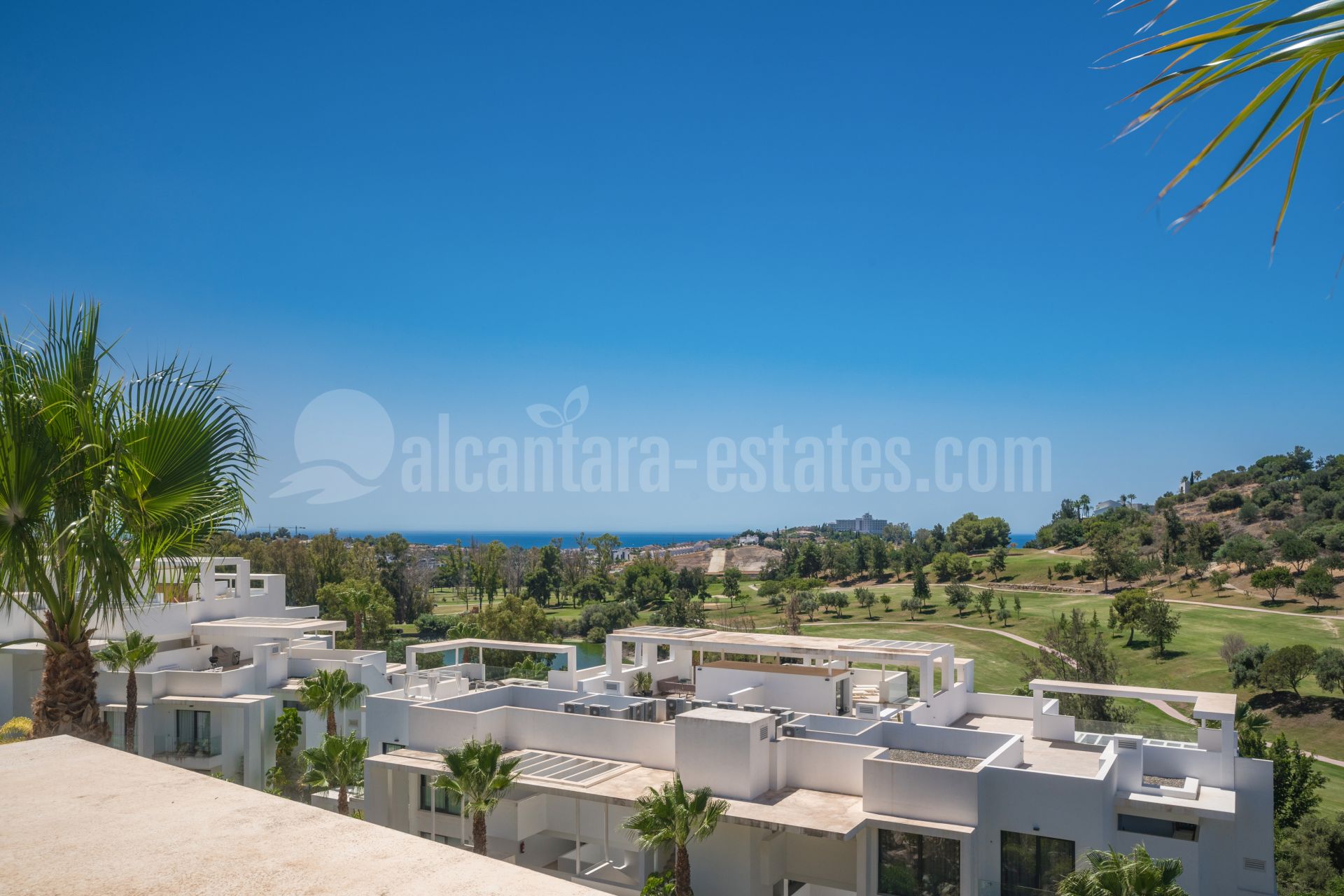 Atico Duplex en Atalaya Hills, Benahavis