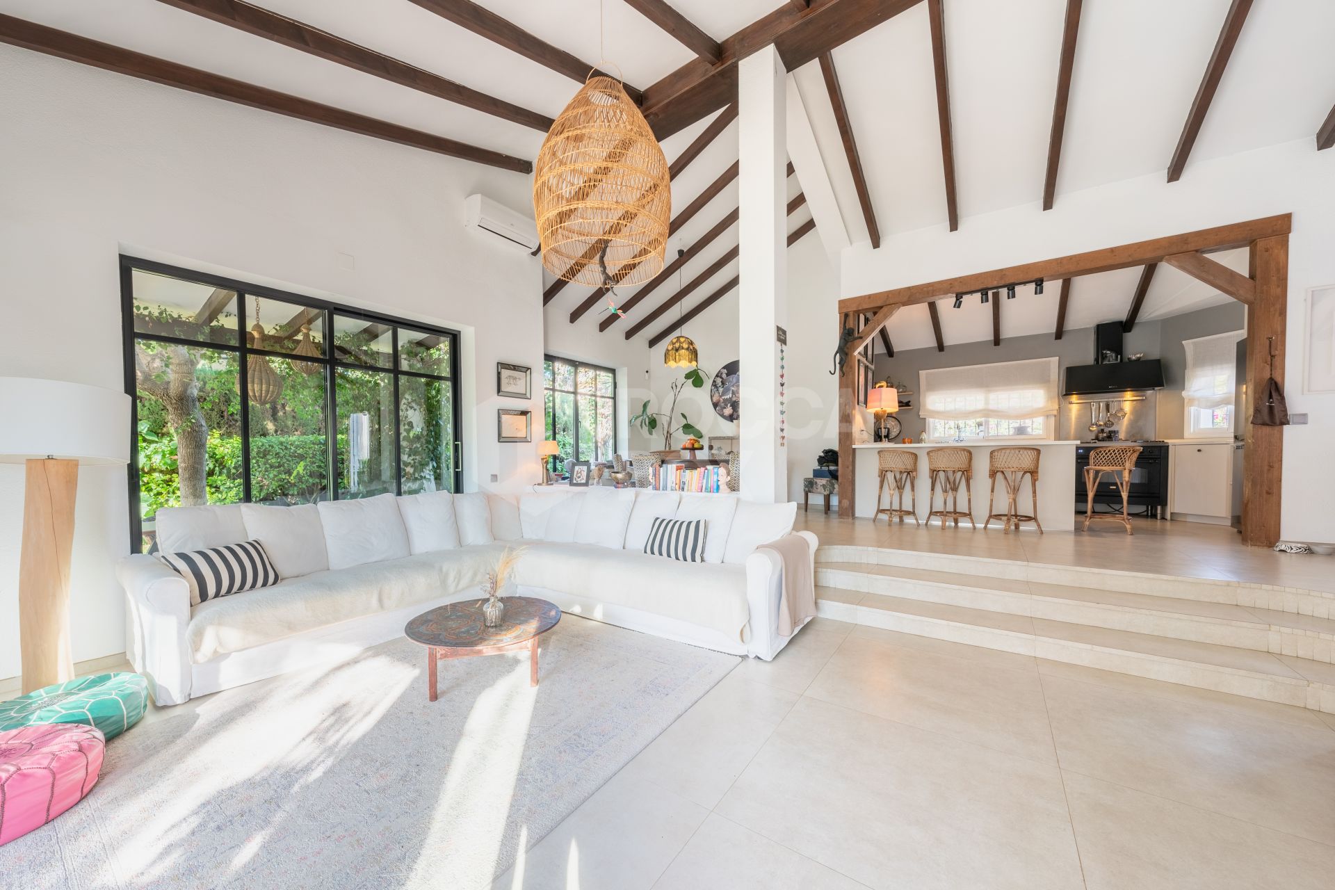 Charming & Artistic 4-Bedroom Villa in Atalaya