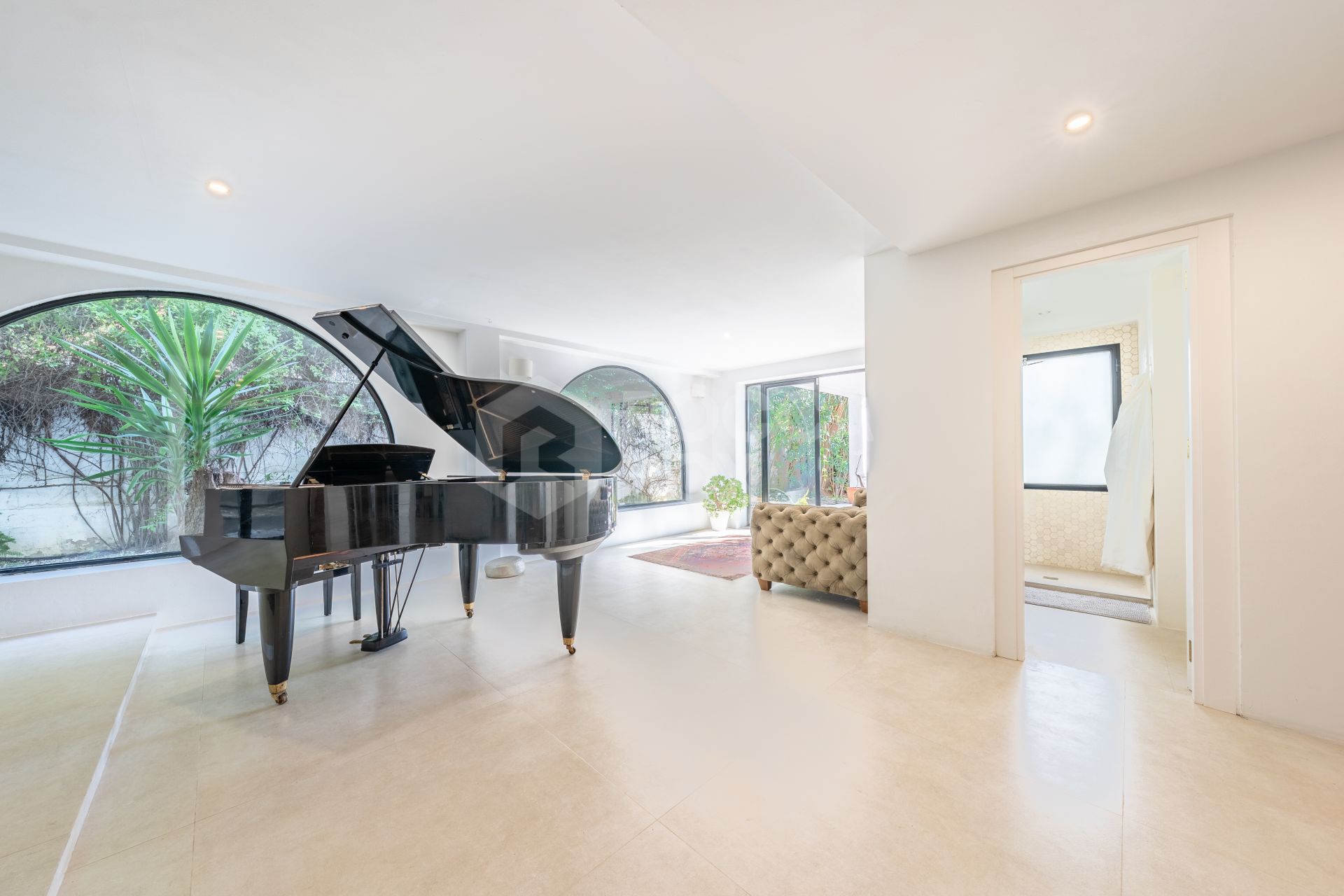 Charming & Artistic 4-Bedroom Villa in Atalaya