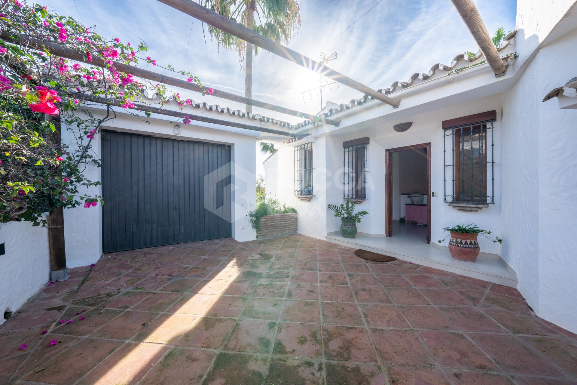 Charming & Artistic 4-Bedroom Villa in Atalaya