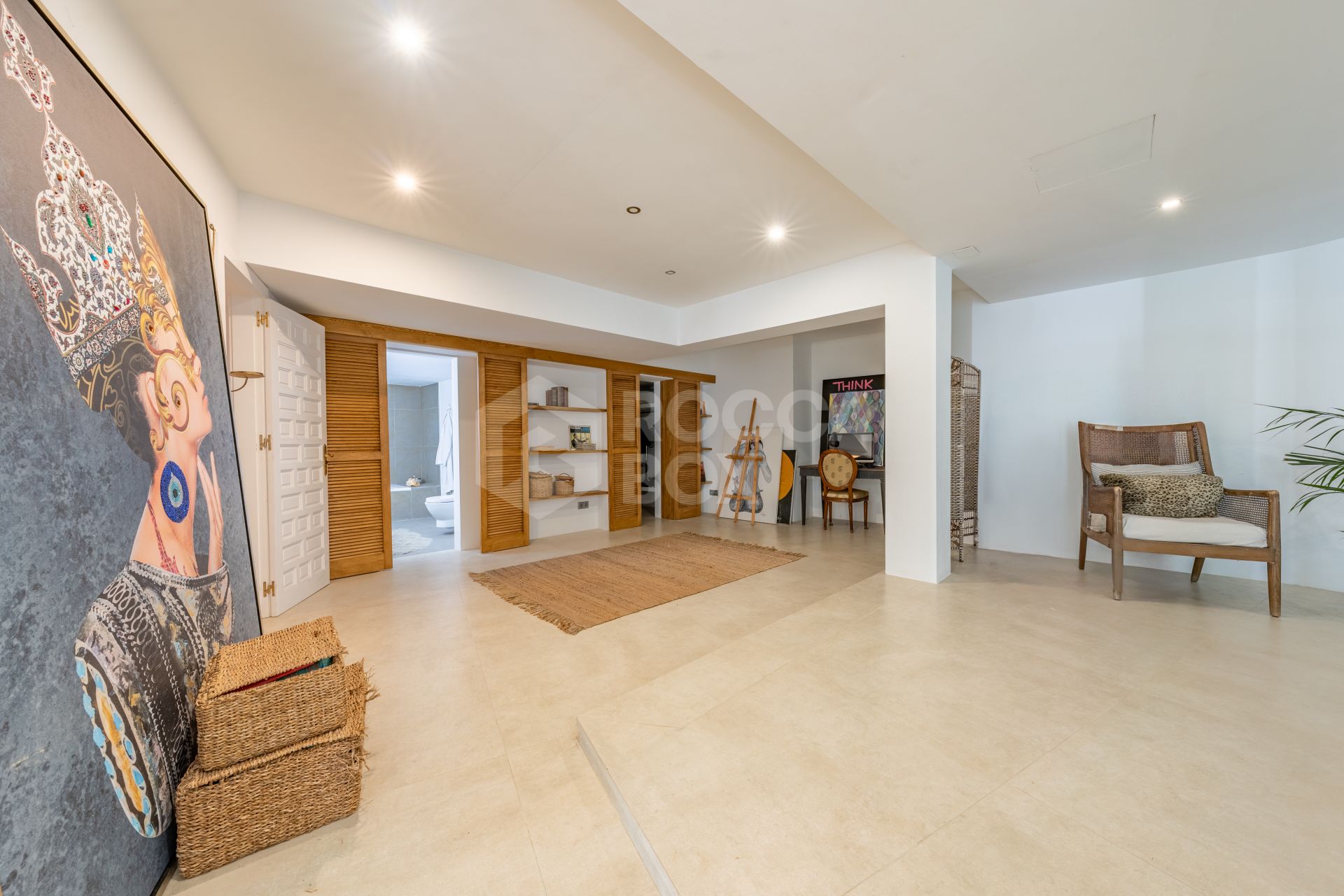 Charming & Artistic 4-Bedroom Villa in Atalaya