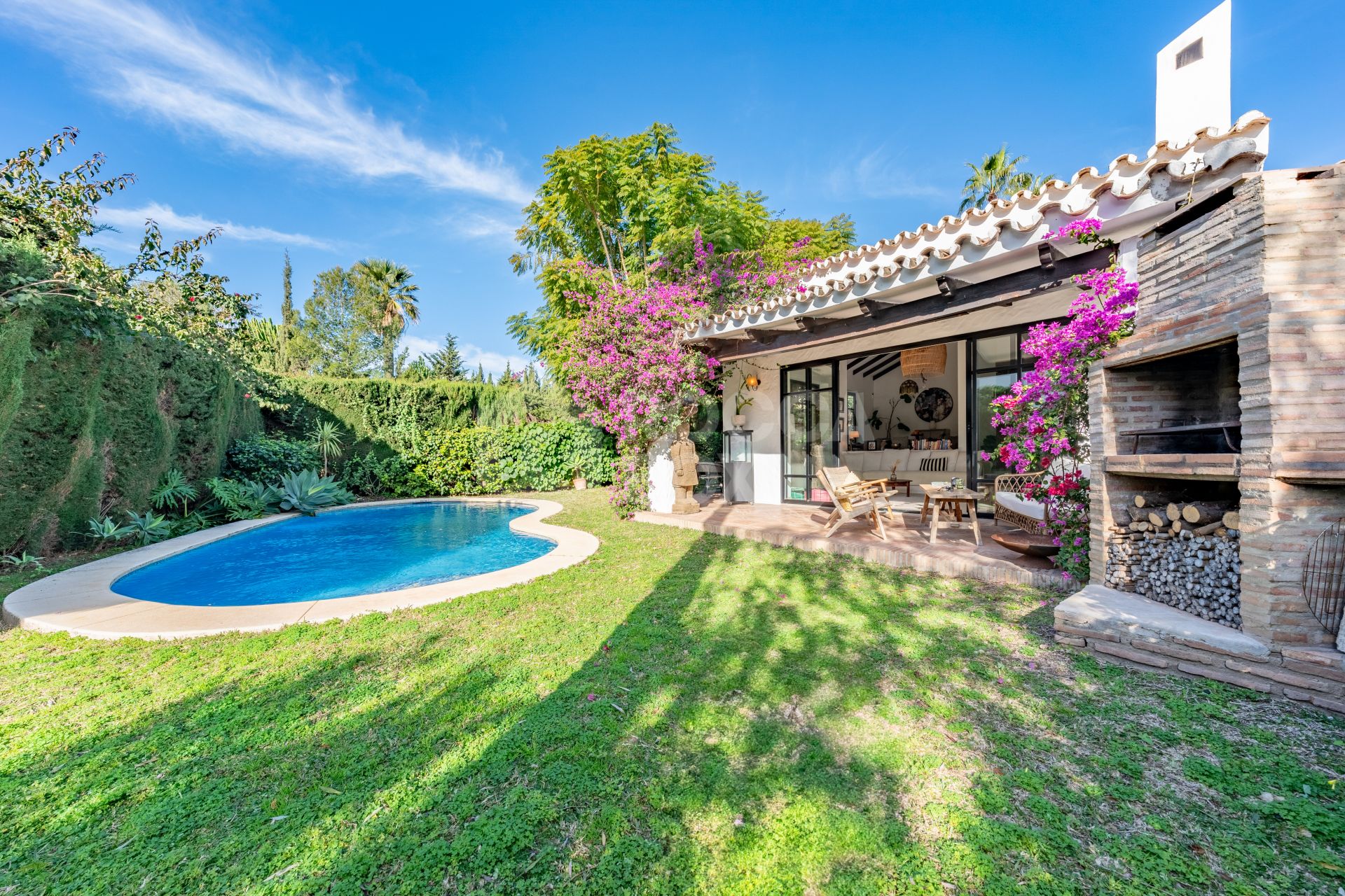 Charming & Artistic 4-Bedroom Villa in Atalaya