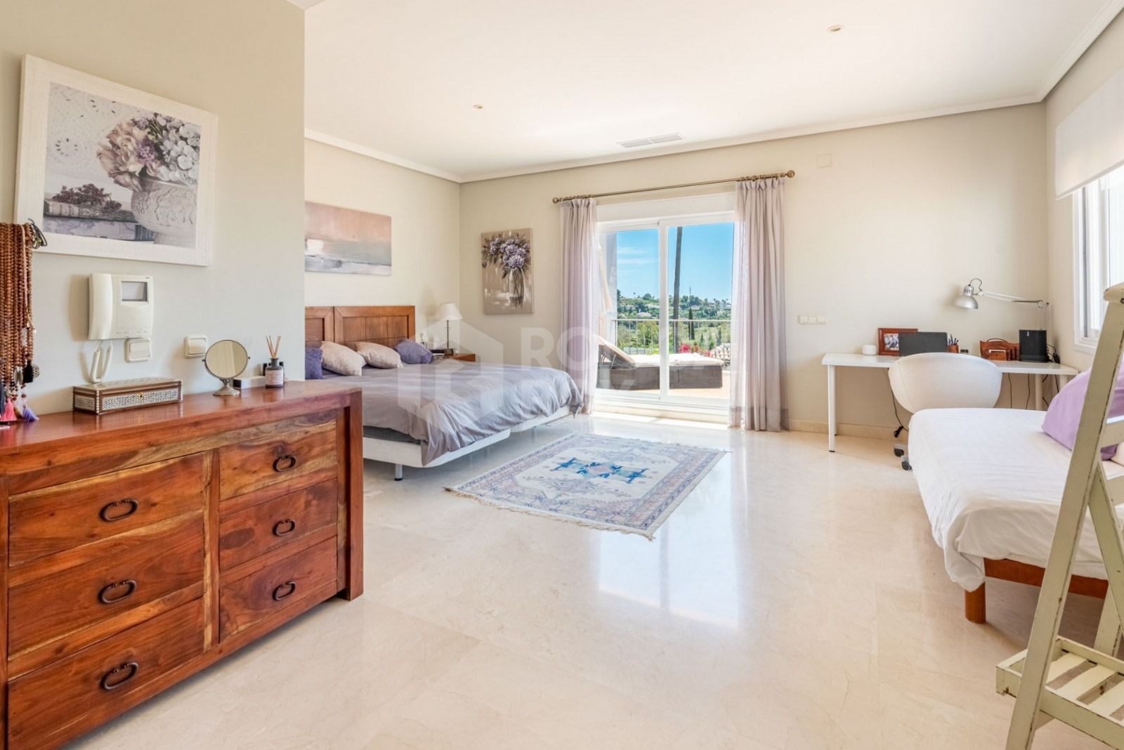 Andalusian luxury villa in El Paraiso Alto