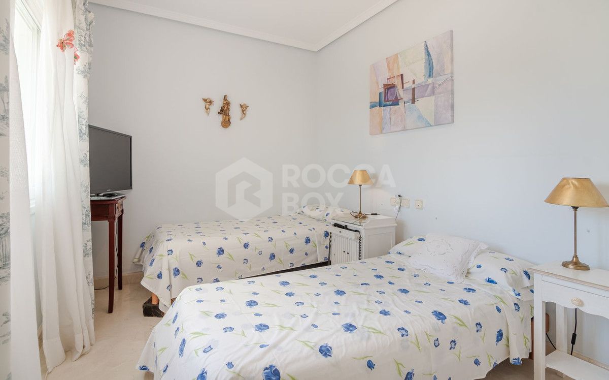 Andalusian luxury villa in El Paraiso Alto