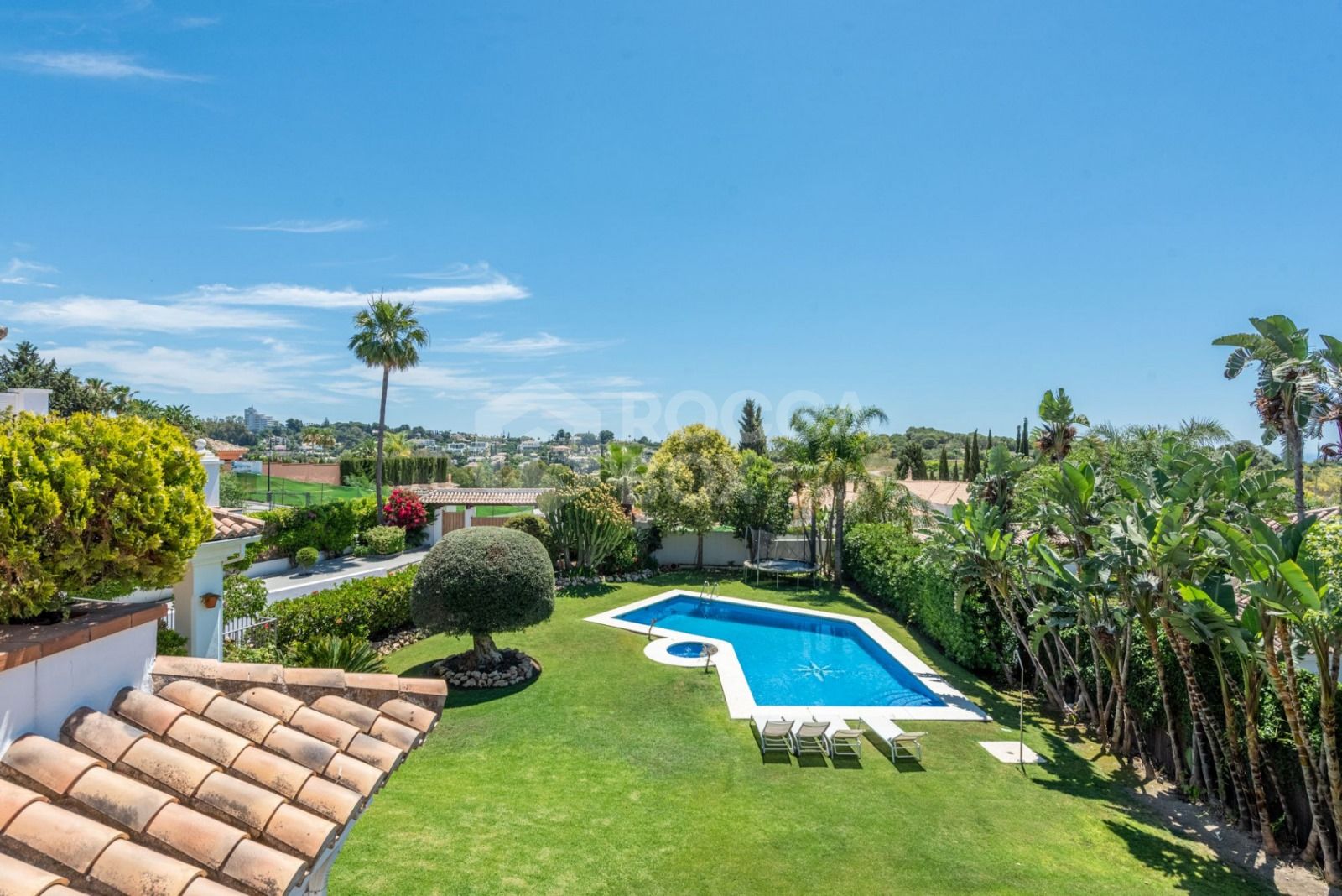 Andalusian luxury villa in El Paraiso Alto
