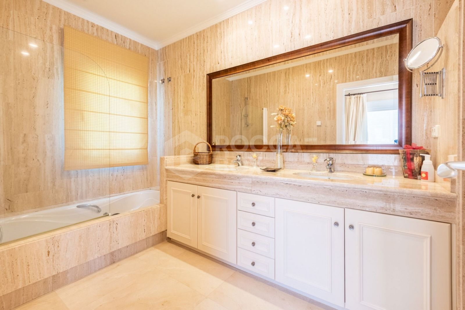 Andalusian luxury villa in El Paraiso Alto