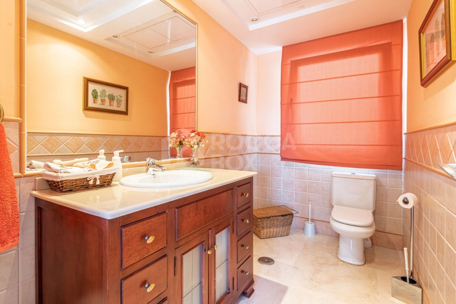 Andalusian luxury villa in El Paraiso Alto