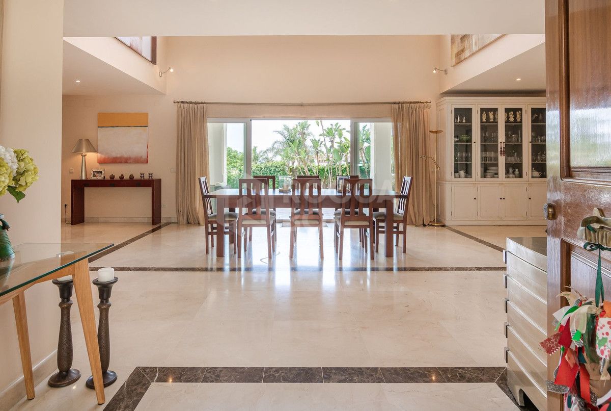 Andalusian luxury villa in El Paraiso Alto