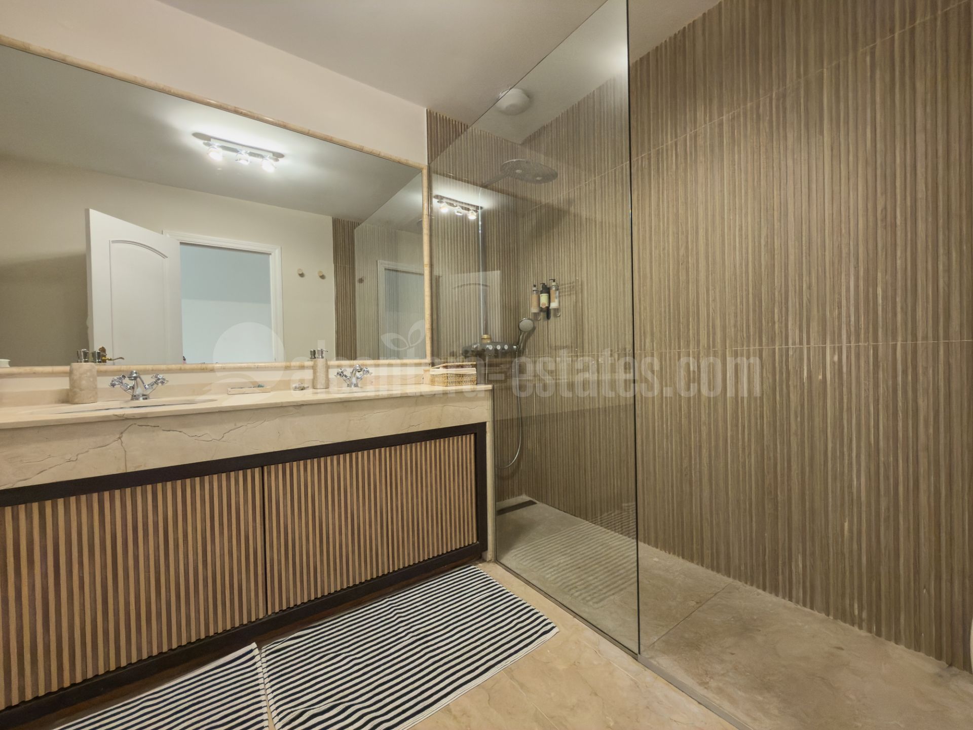 Ground Floor Apartment in Elviria Playa, Marbella