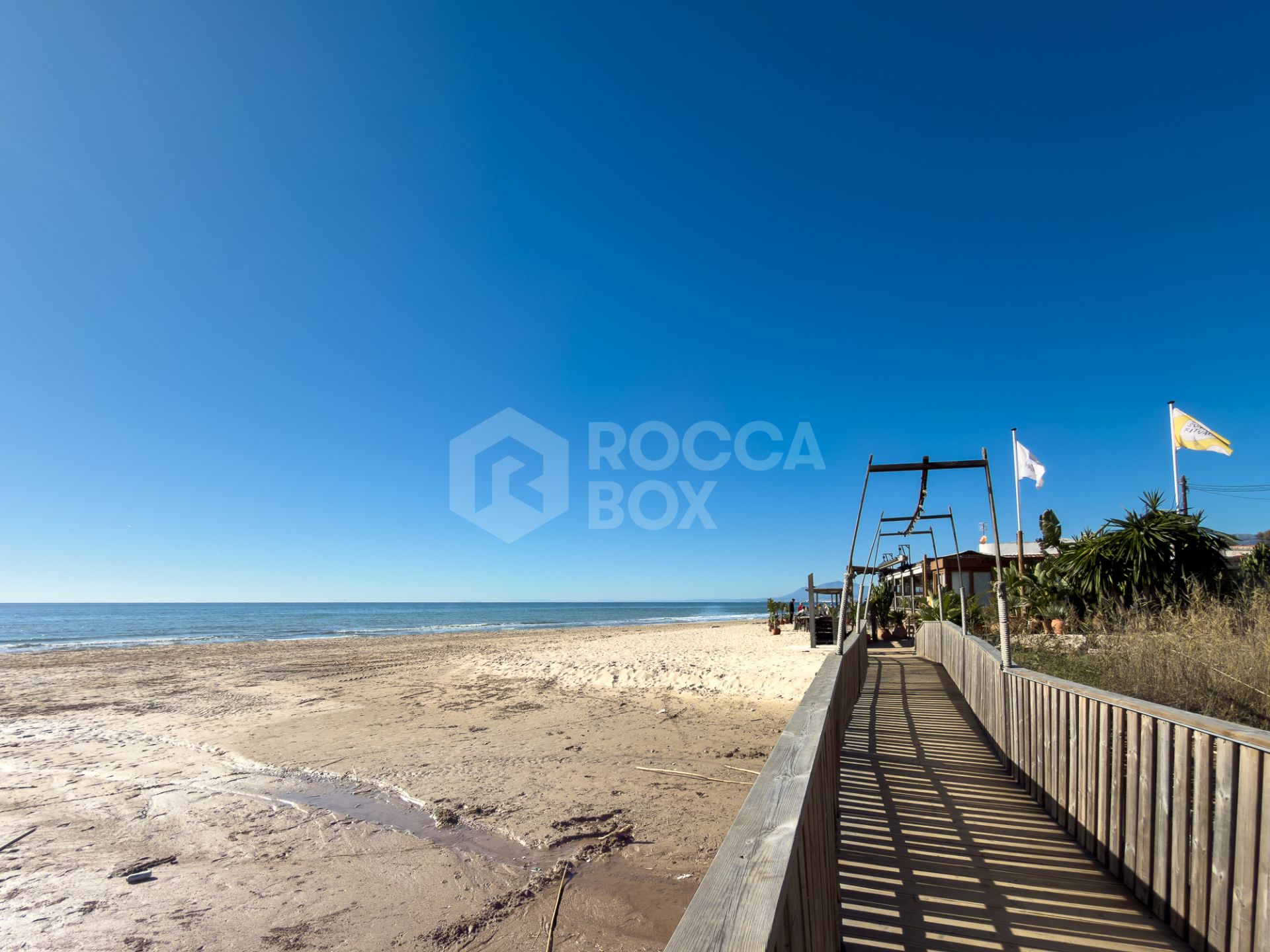 Beachfront Apartment for Sale in Golden Beach Marbella
