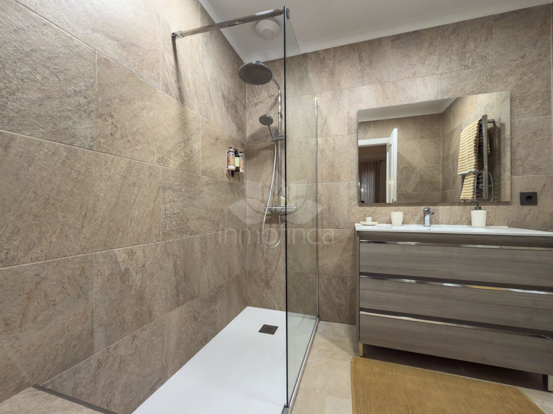 Ground Floor Apartment in Elviria Playa, Marbella