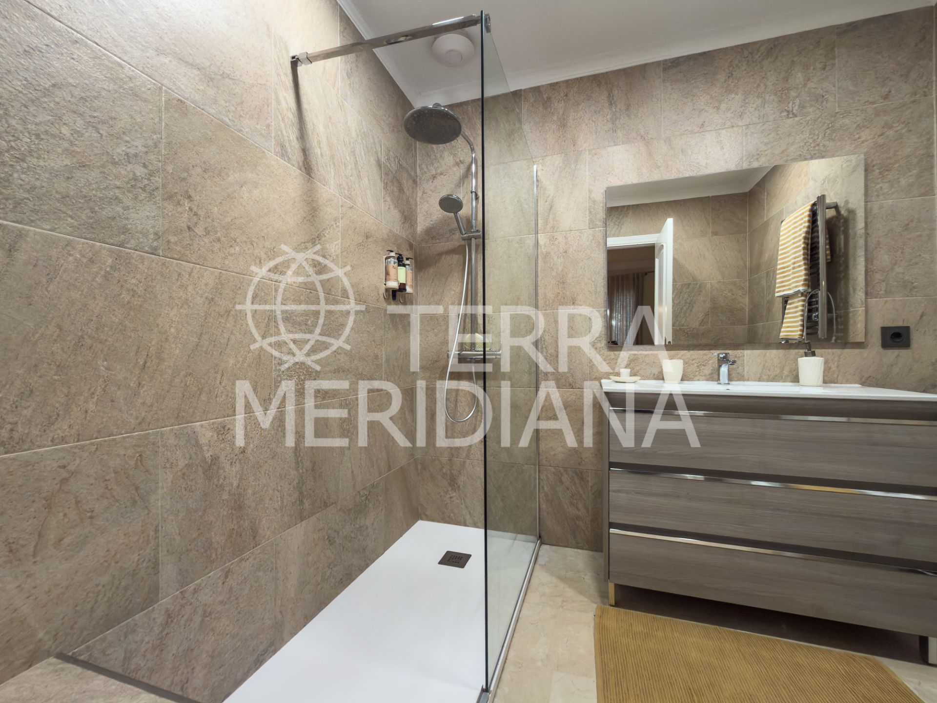 Ground Floor Apartment in Elviria Playa, Marbella