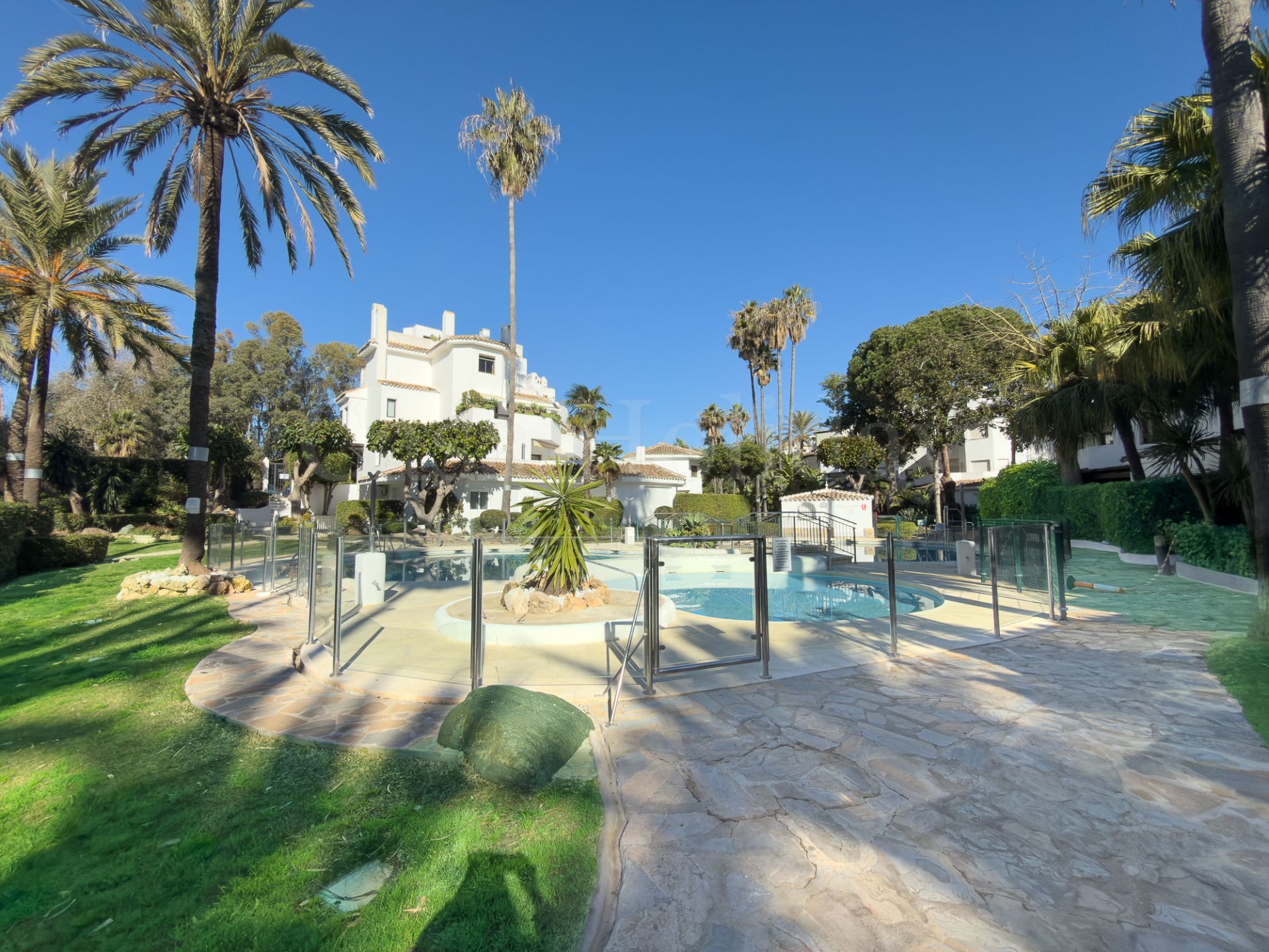 Ground Floor Apartment in Elviria Playa, Marbella