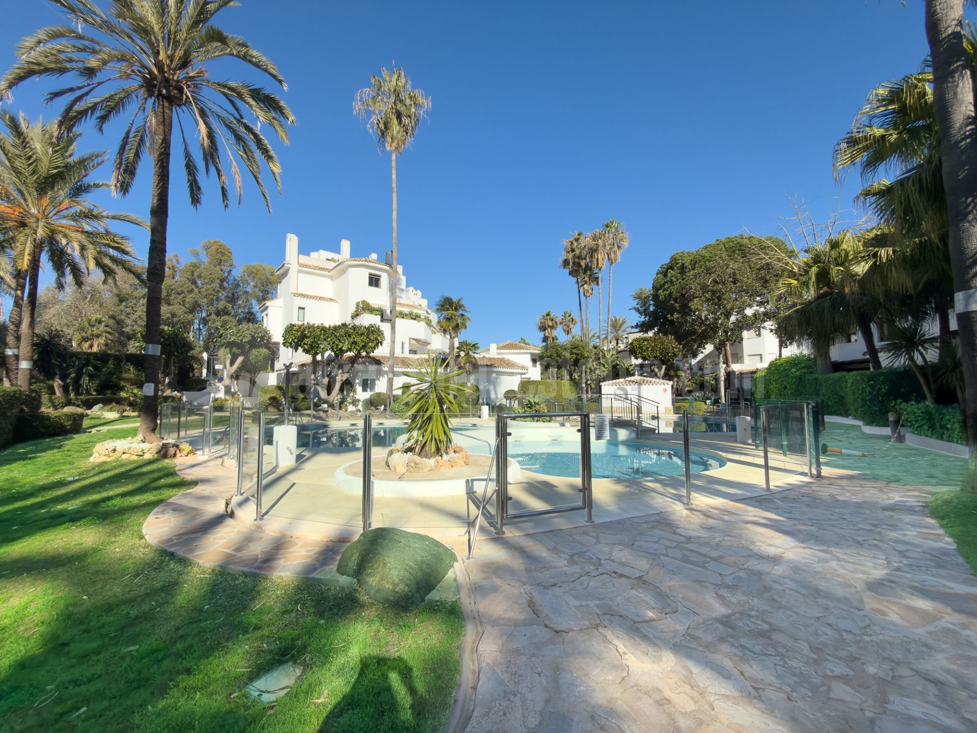 Ground Floor Apartment in Elviria Playa, Marbella