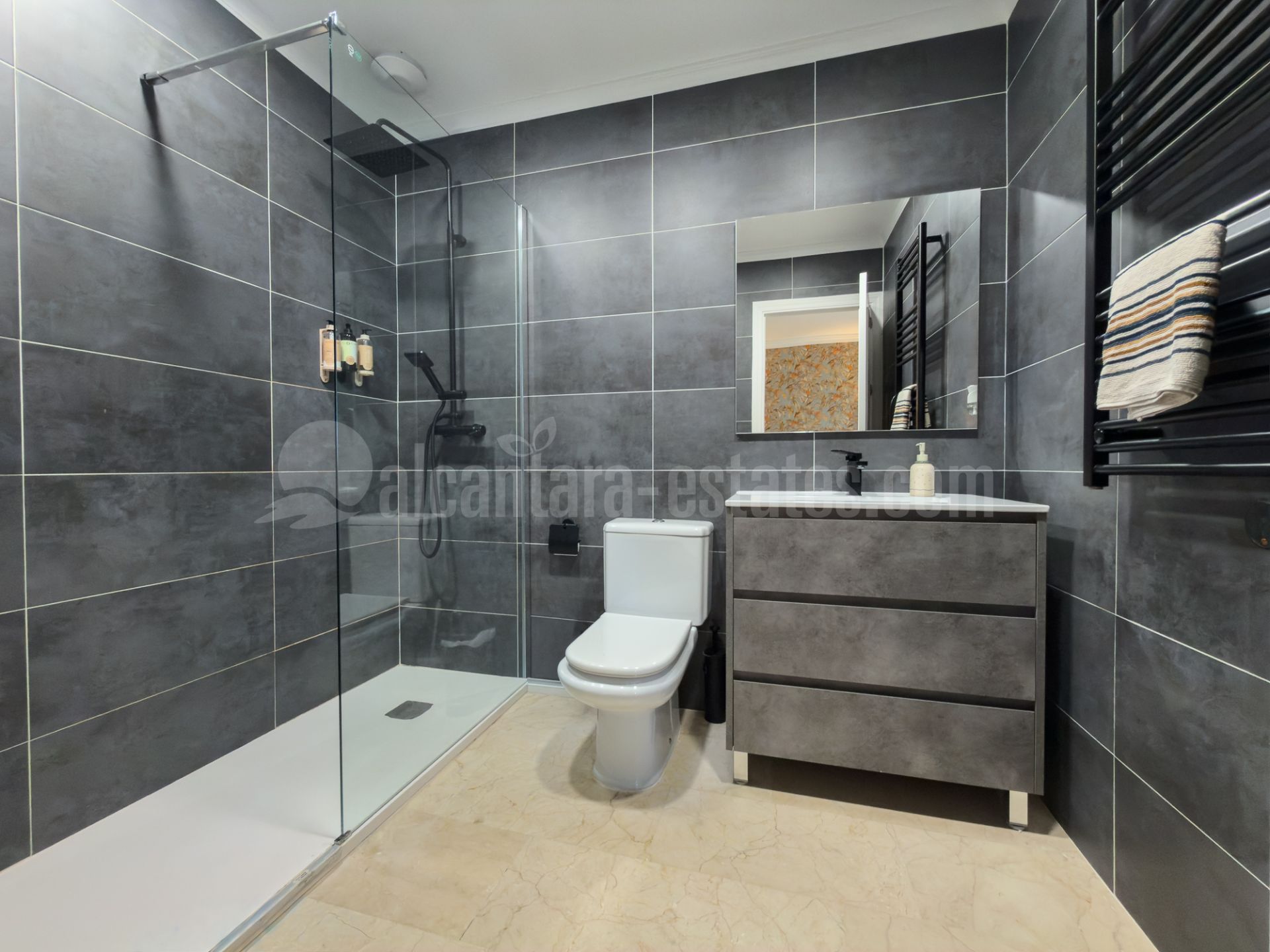 Ground Floor Apartment in Elviria Playa, Marbella