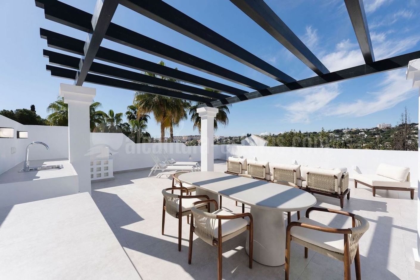 Duplex Penthouse in Aloha Gardens, Marbella