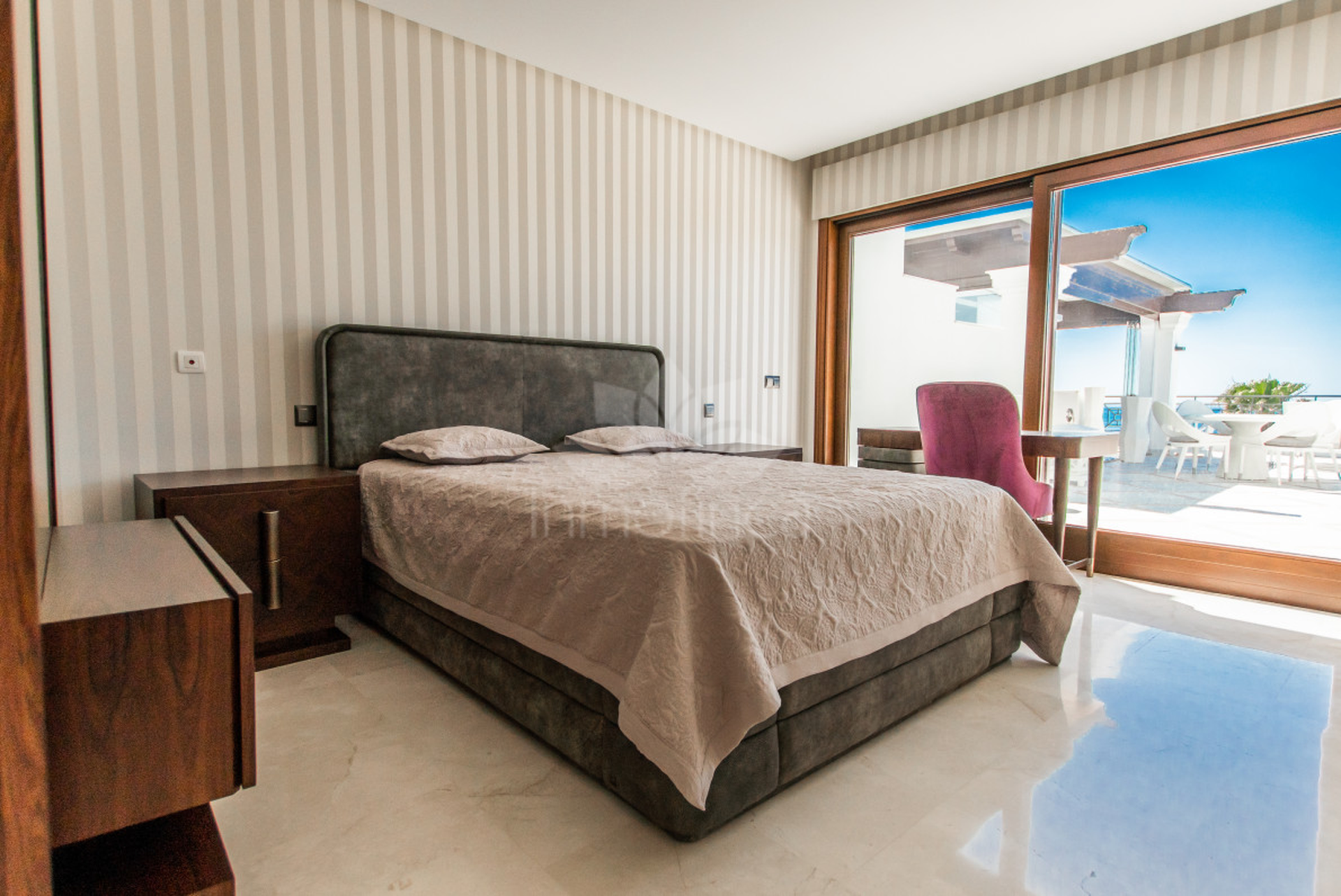 Atico Duplex en Doncella Beach, Estepona