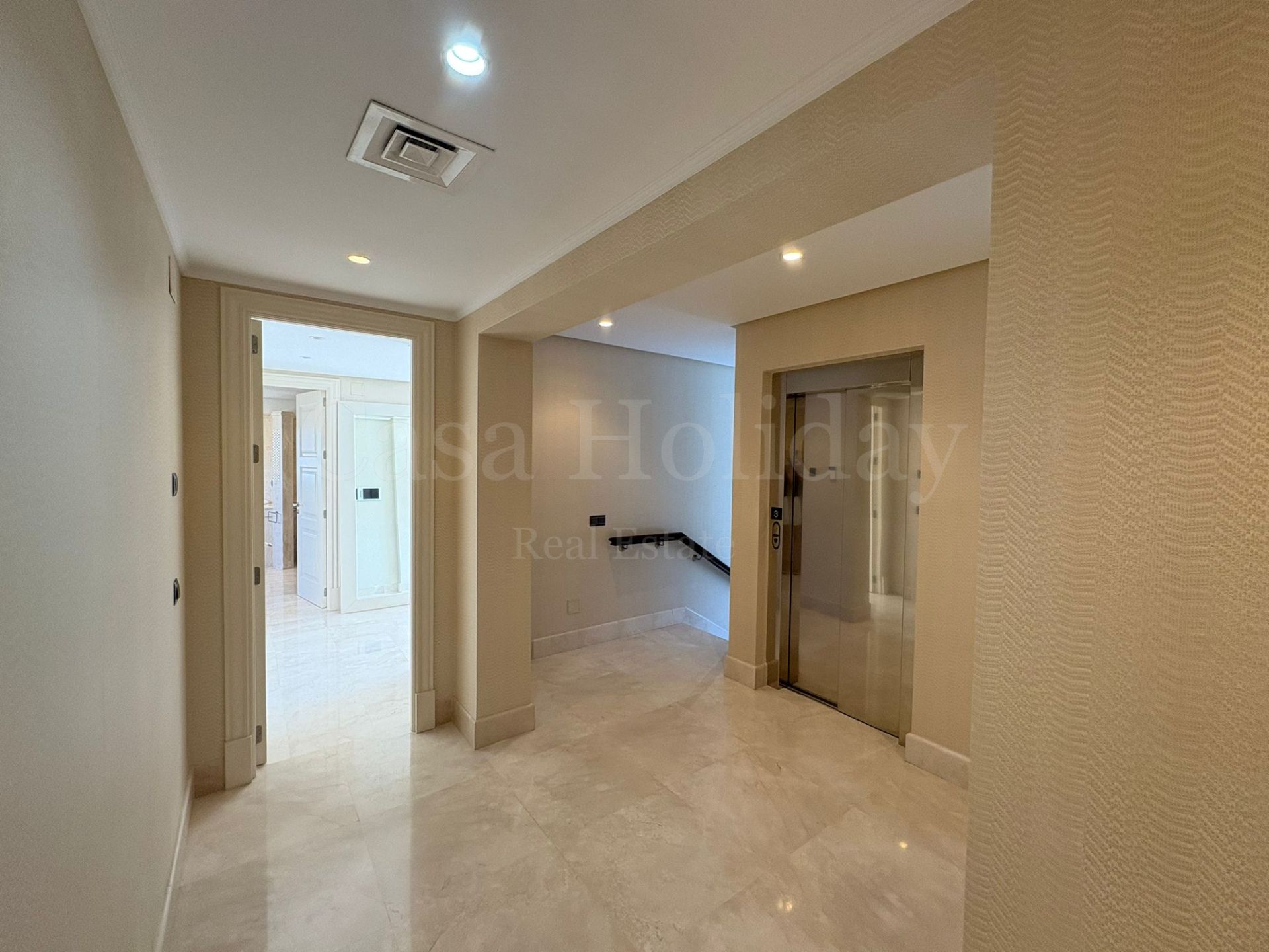 Duplex Penthouse in Doncella Beach, Estepona