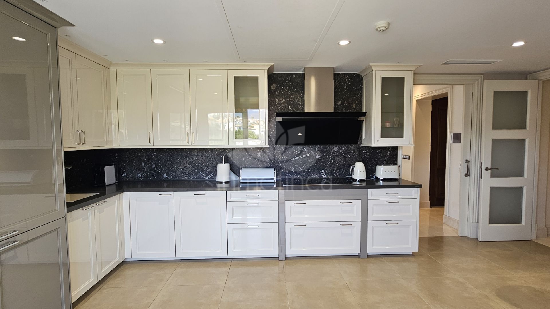 Atico Duplex en Doncella Beach, Estepona