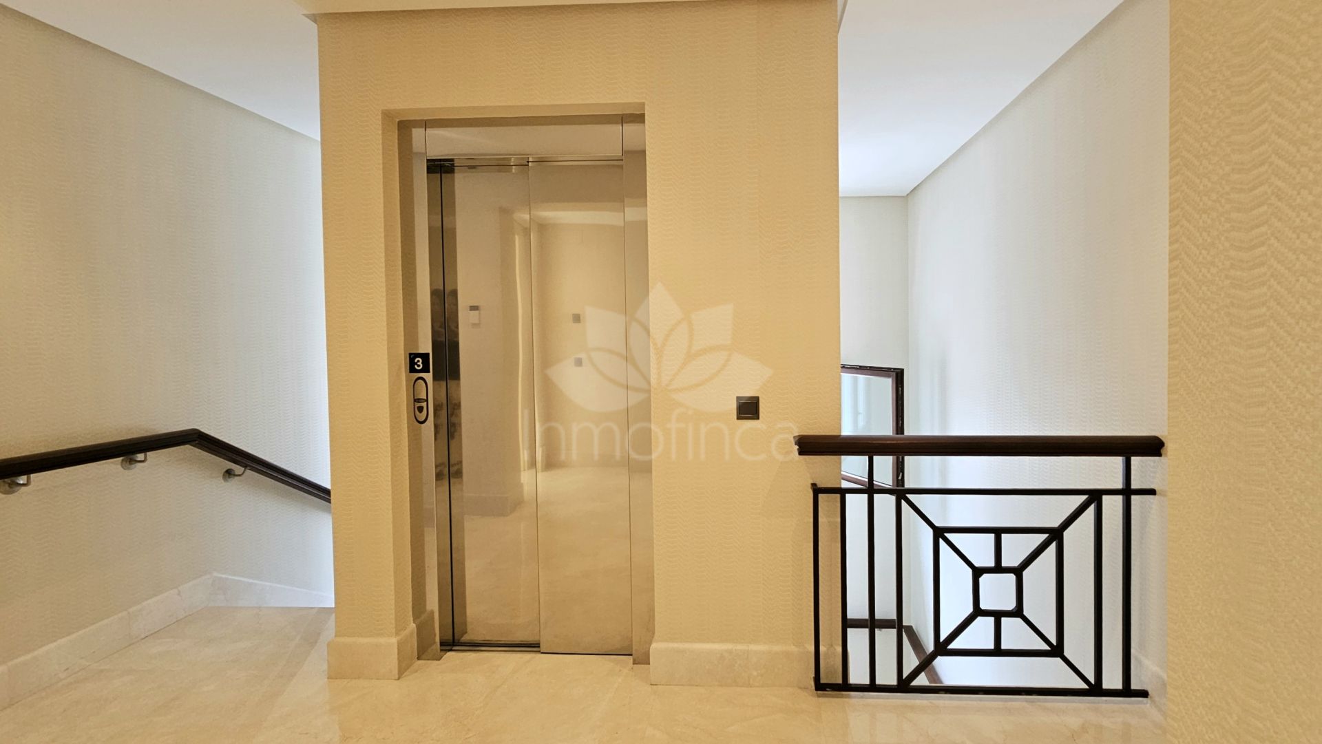 Atico Duplex en Doncella Beach, Estepona