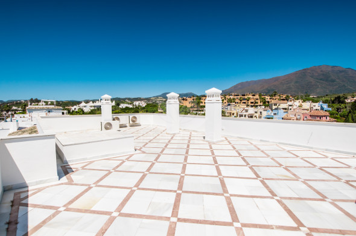 Atico Duplex en Doncella Beach, Estepona
