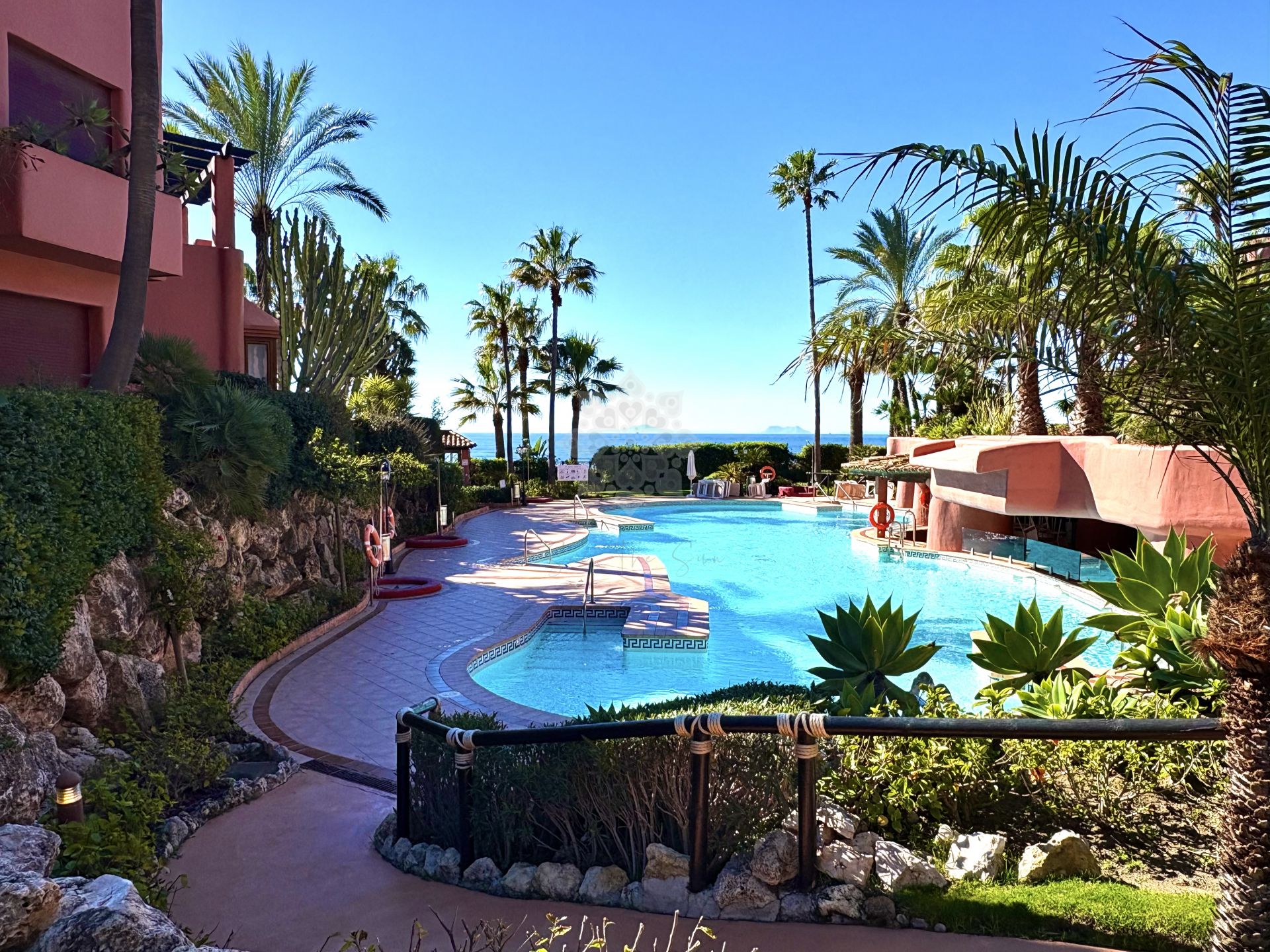 Duplex Penthouse w Menara Beach, Estepona