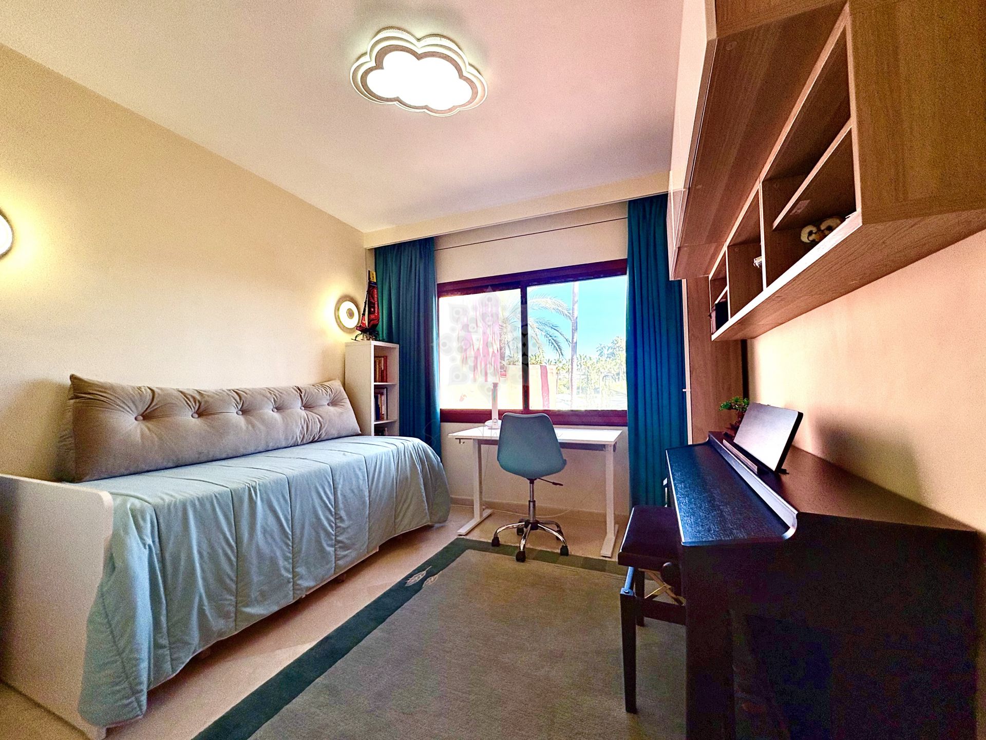 Duplex Penthouse w Menara Beach, Estepona