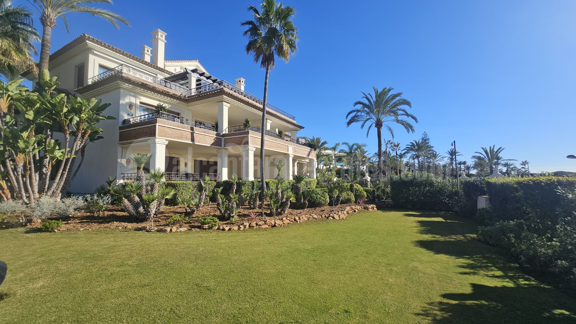 Ground Floor Apartment in La Reserva de los Monteros, Marbella