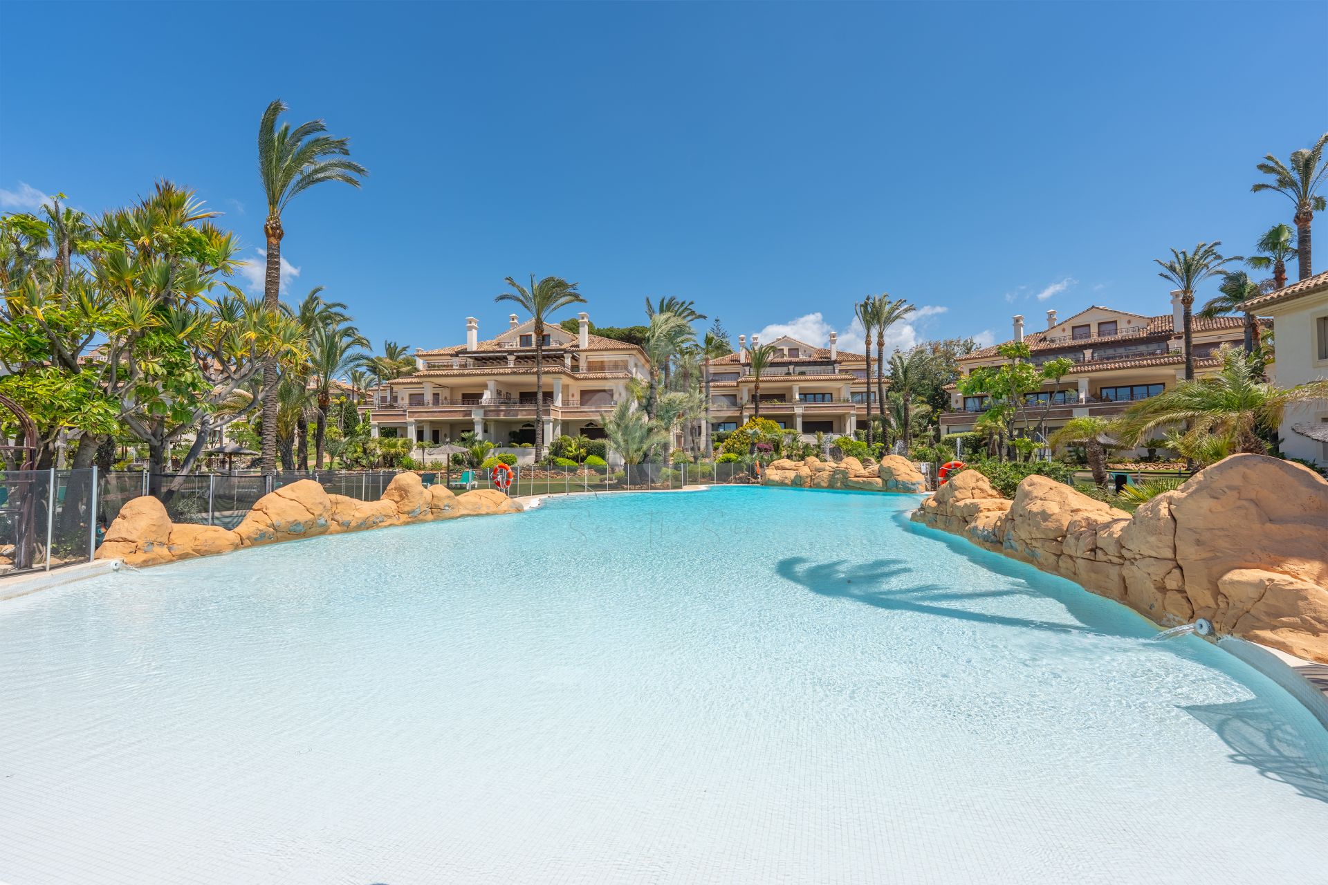 Ground Floor Apartment in La Reserva de los Monteros, Marbella