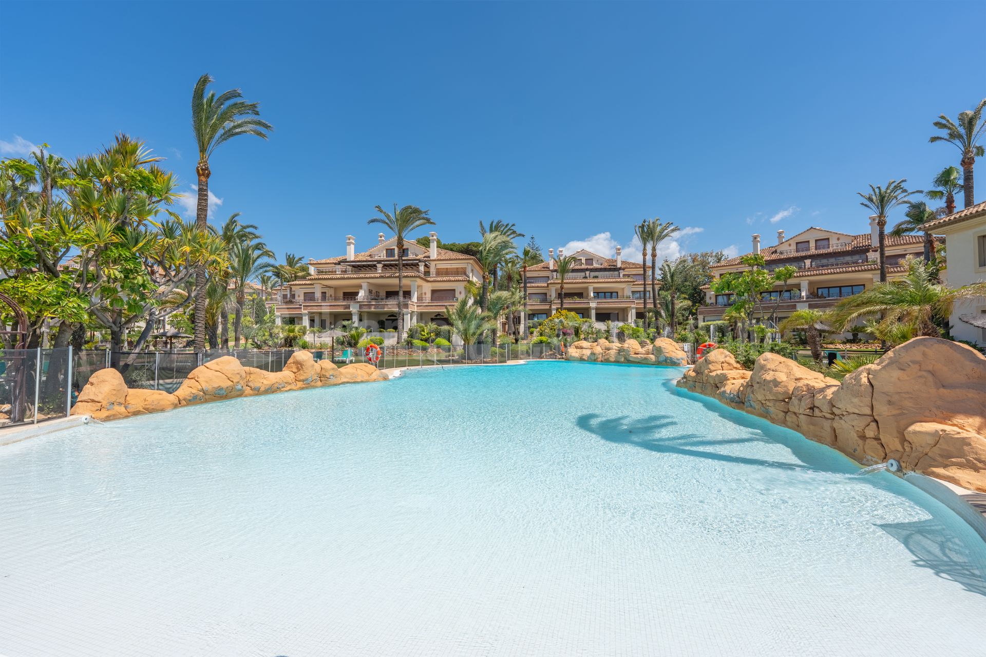 Ground Floor Apartment in La Reserva de los Monteros, Marbella