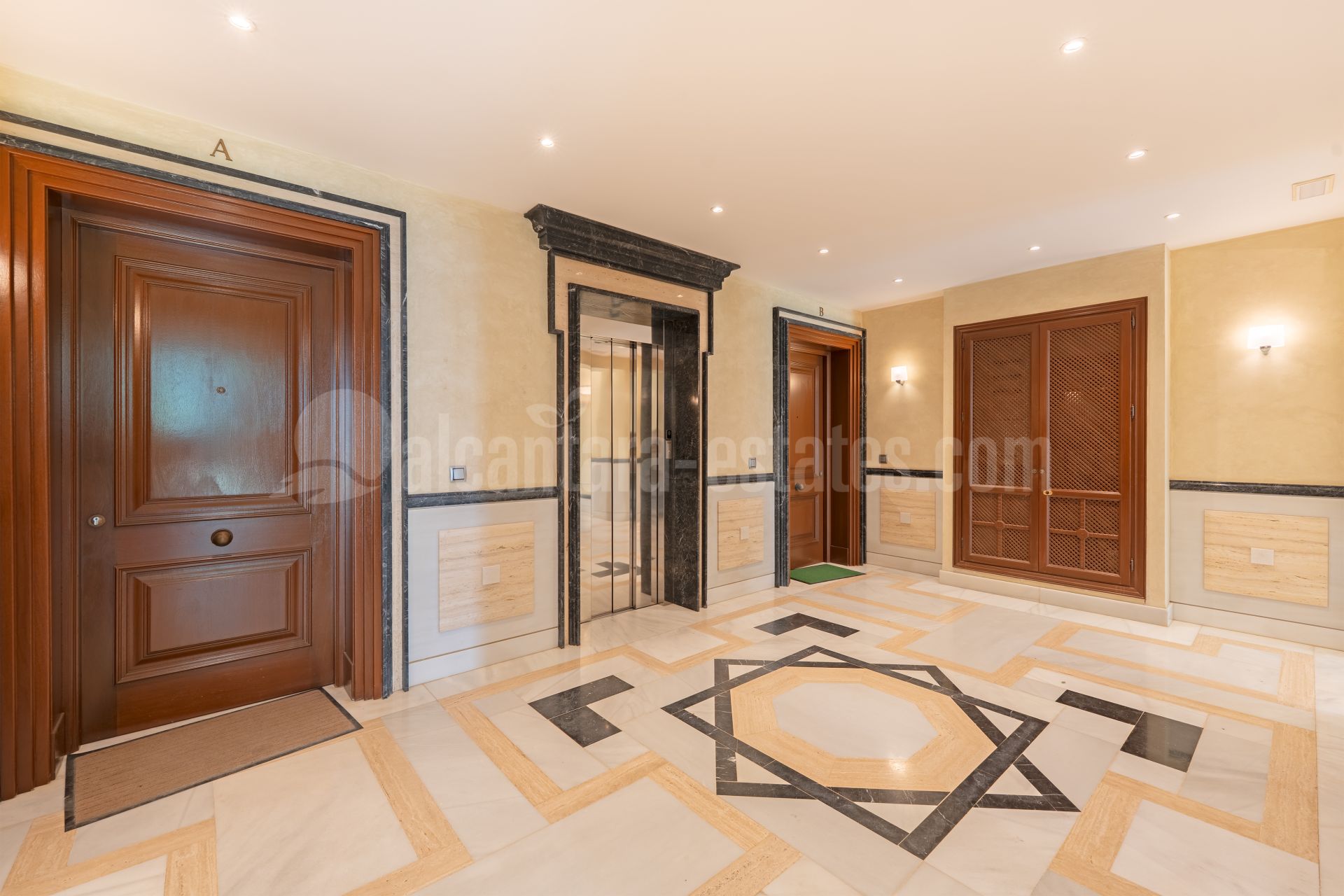 Ground Floor Apartment in La Reserva de los Monteros, Marbella