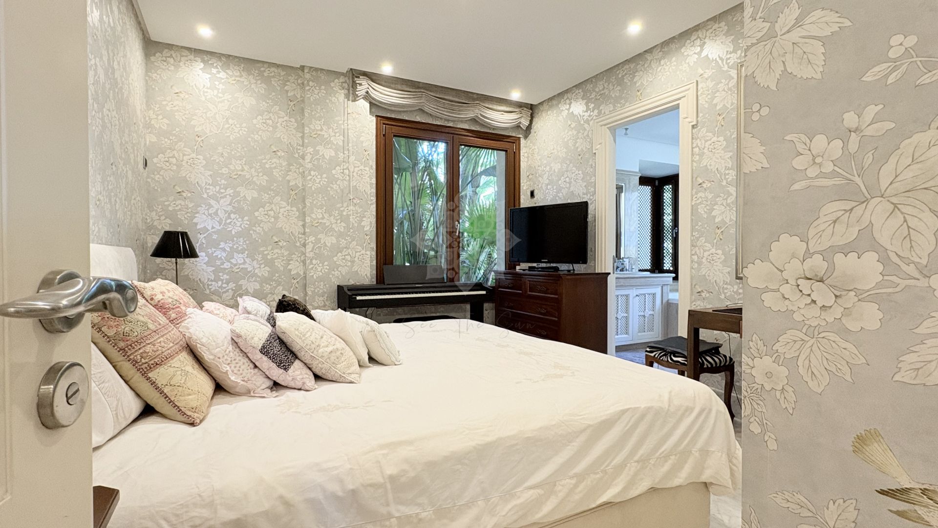 Ground Floor Apartment in La Reserva de los Monteros, Marbella