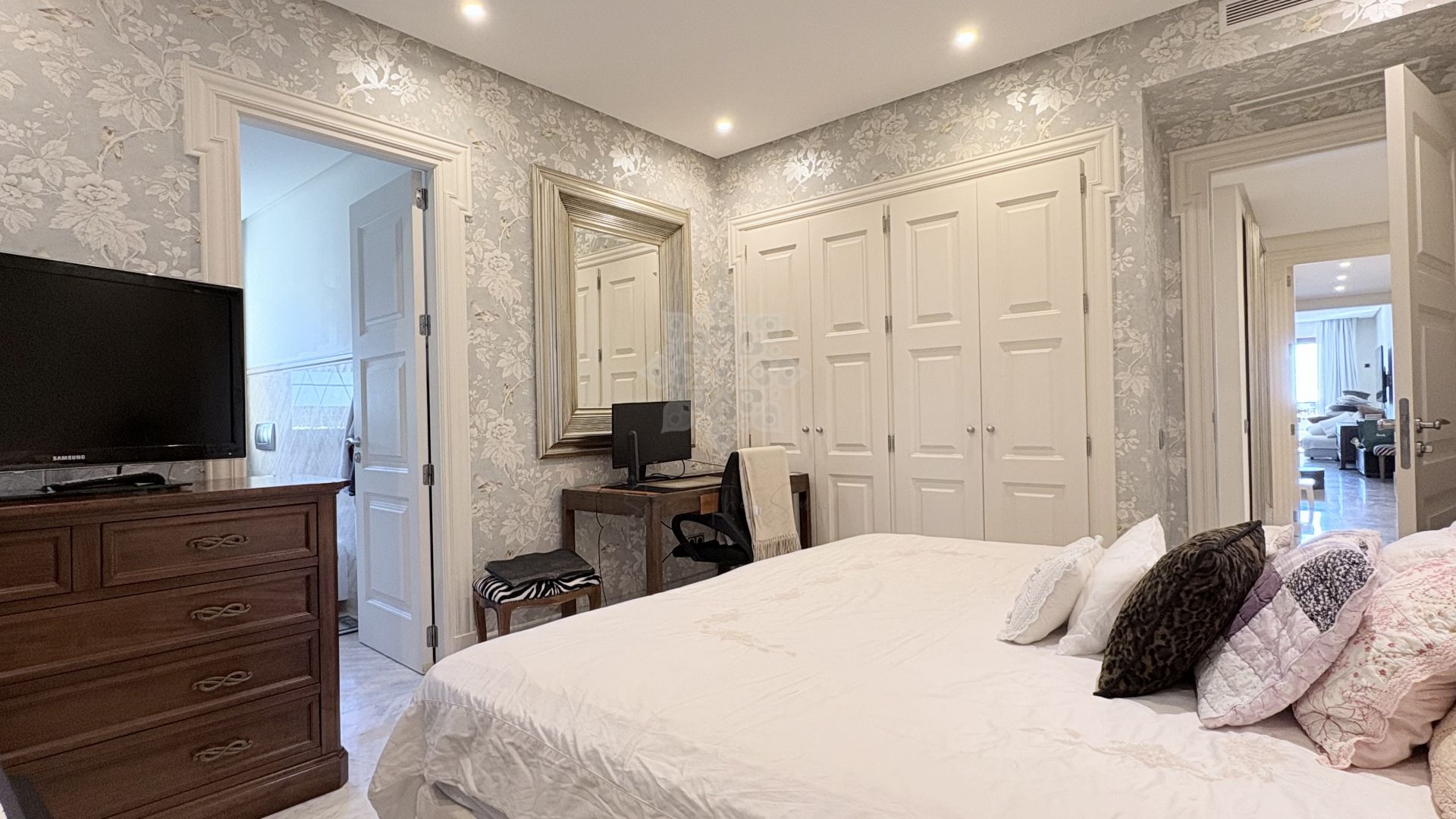 Ground Floor Apartment in La Reserva de los Monteros, Marbella