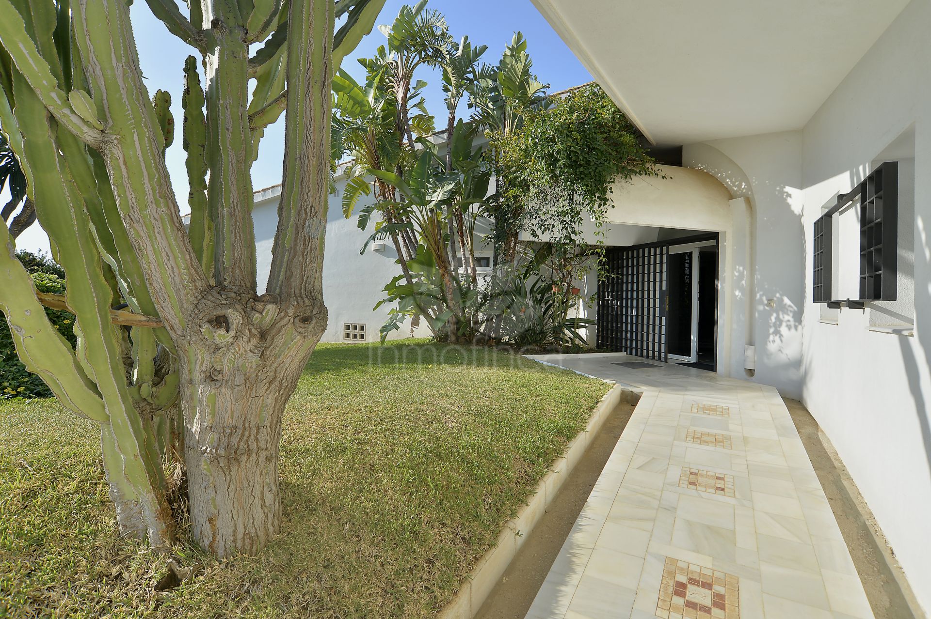 Villa in Elviria, Marbella
