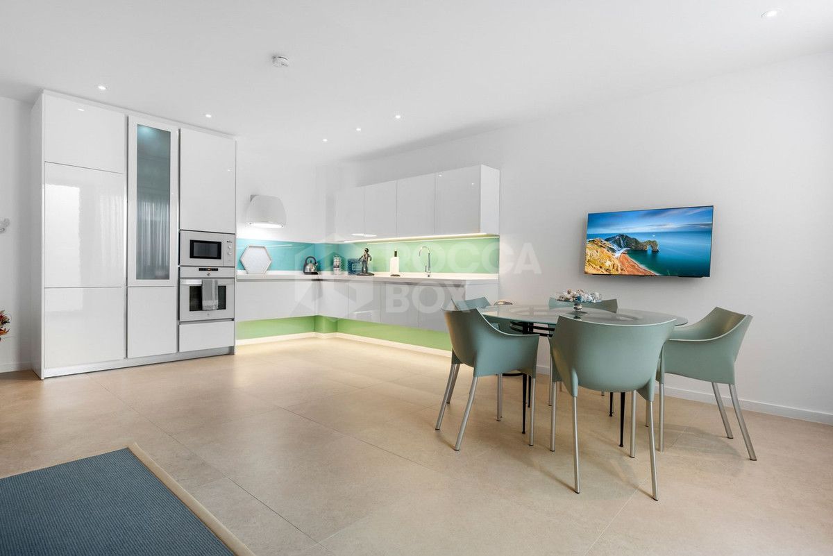 Villa for sale in Benahavis