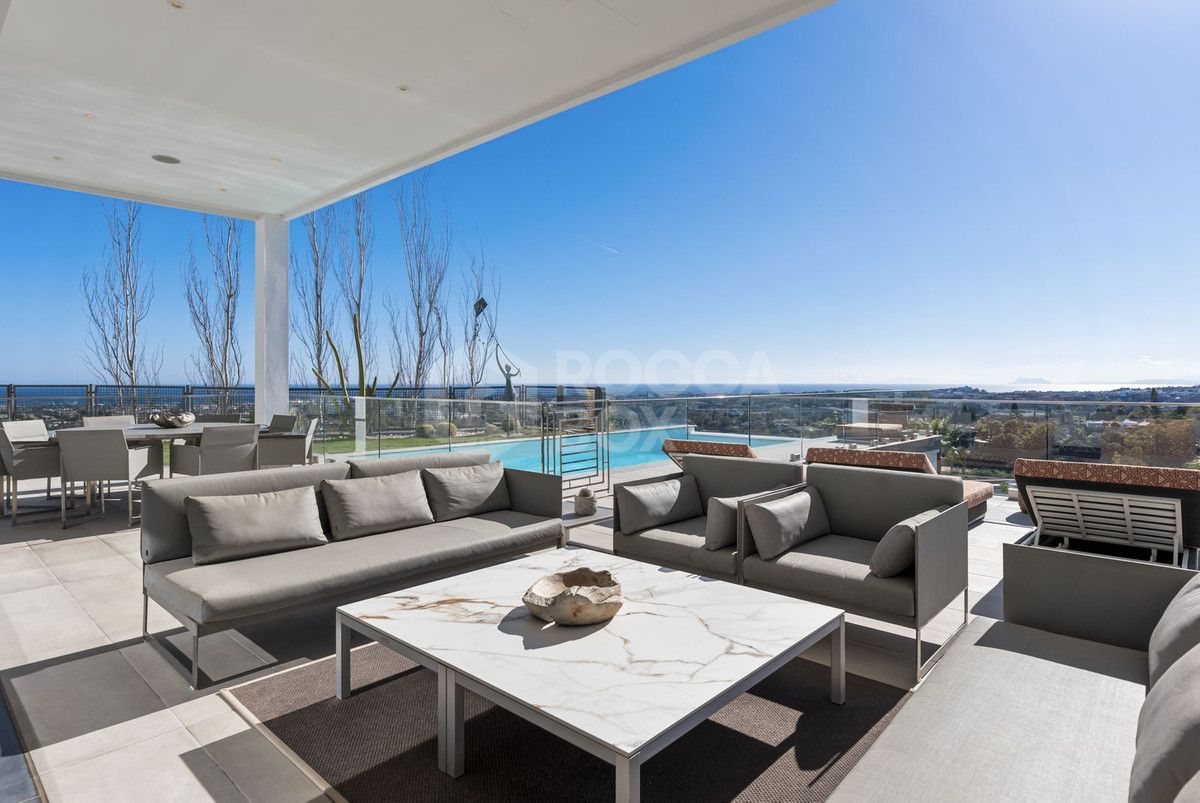 Villa for sale in Benahavis